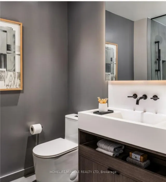 55 Charles St #3505, Toronto 5
