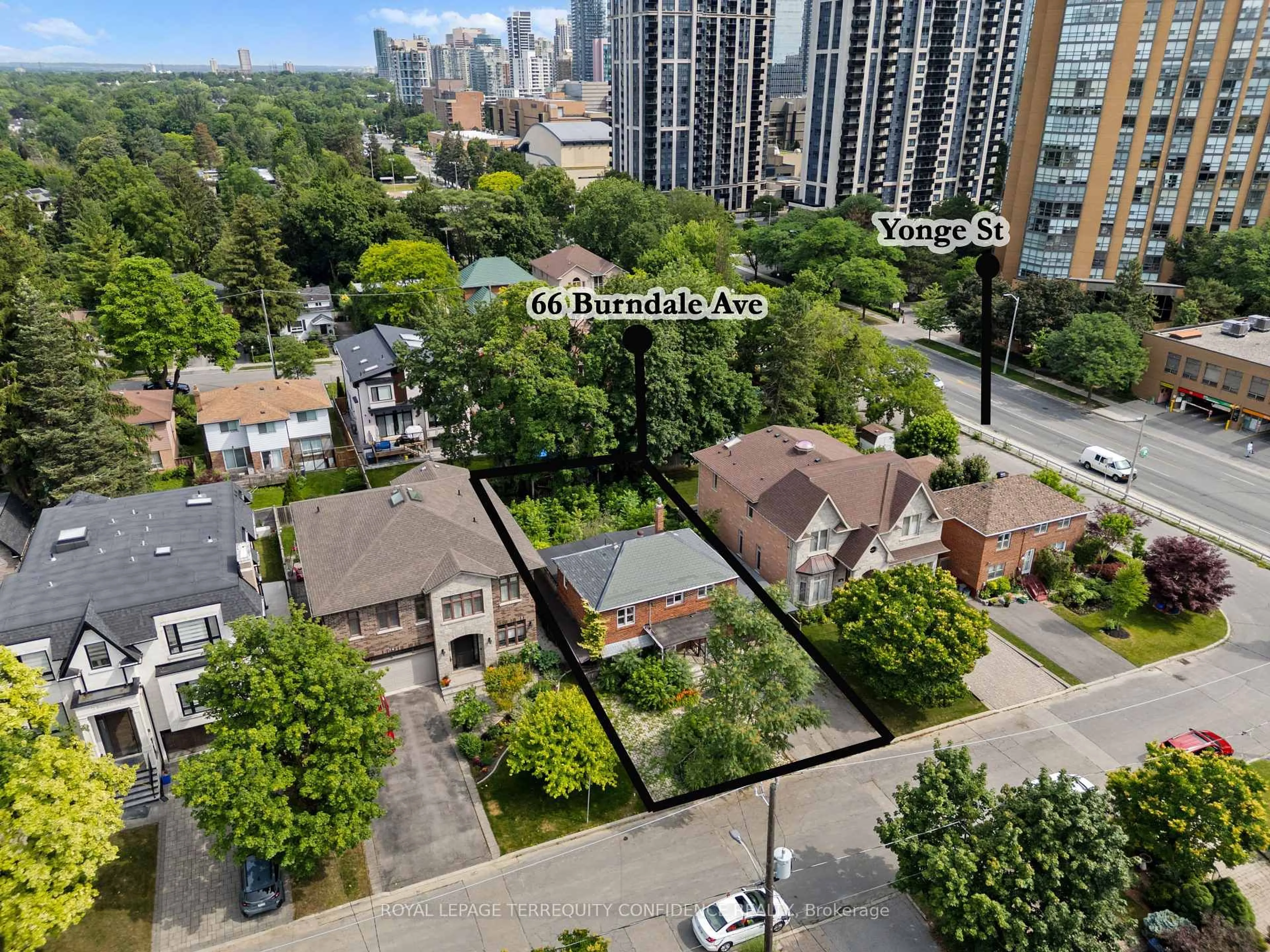 A pic from outside/outdoor area/front of a property/back of a property/a pic from drone, city buildings view from balcony for 66 Burndale Ave, Toronto Ontario M2N 1S7