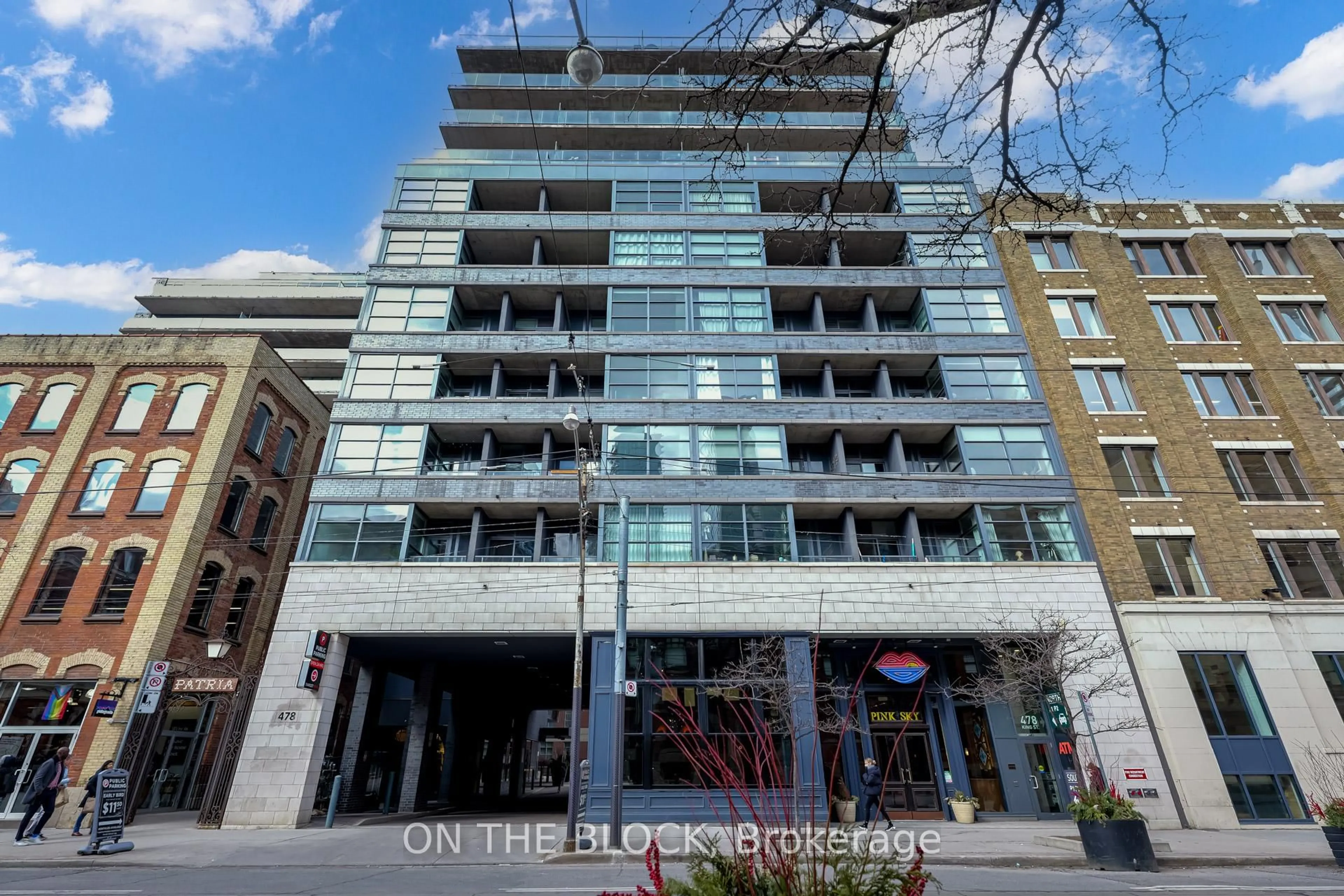 Indoor foyer for 478 King St #616, Toronto Ontario M5V 0A8