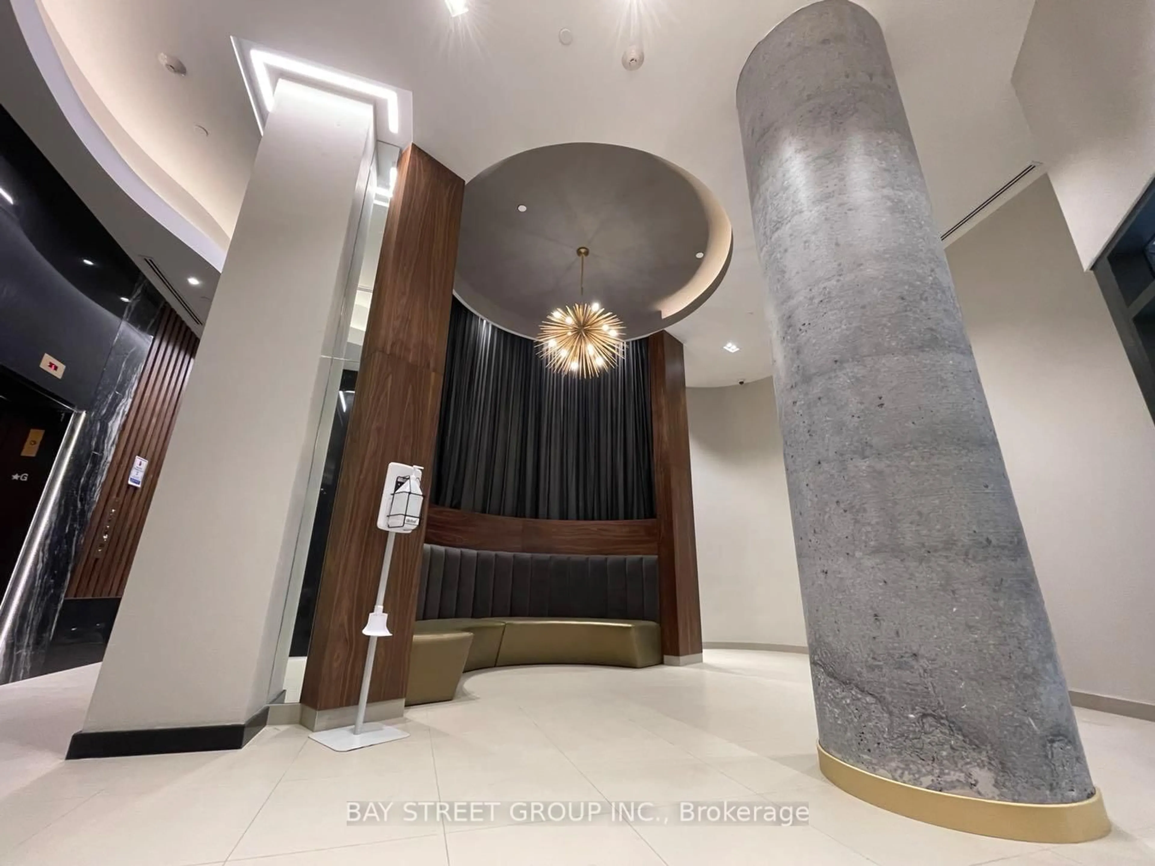 Indoor foyer for 99 John St #3901, Toronto Ontario M5V 0S6