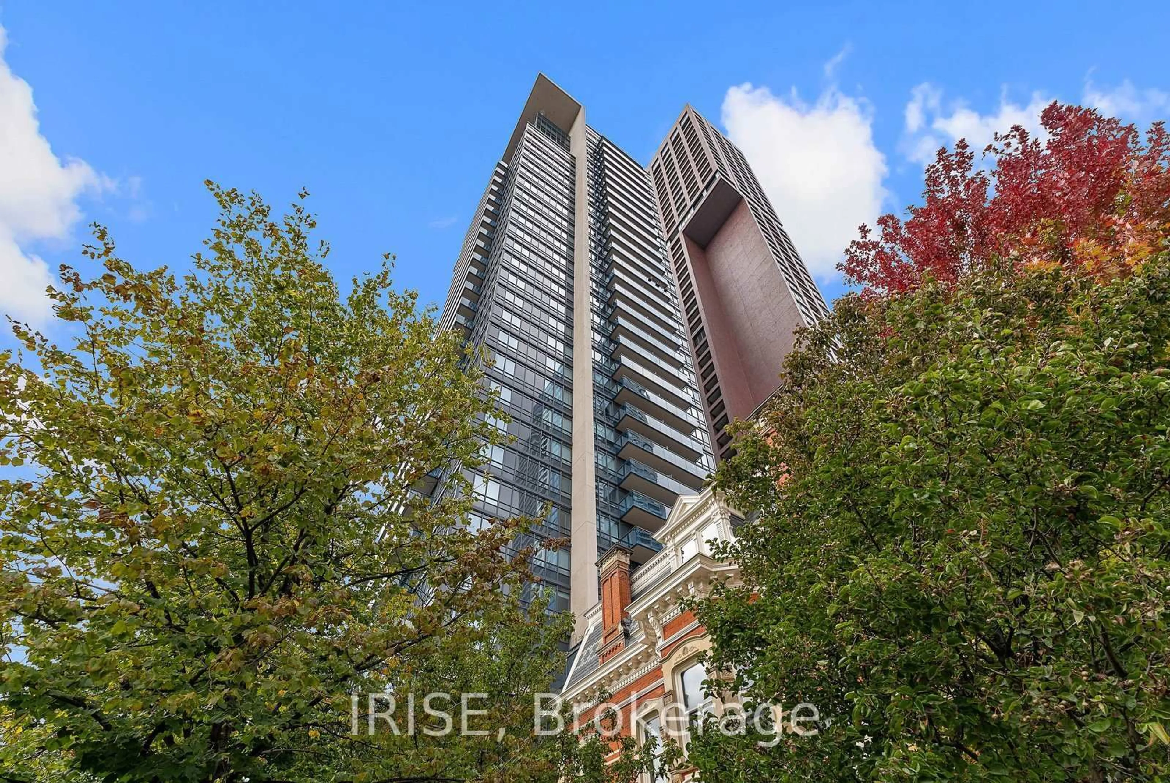 Indoor foyer for 28 Linden St #1109, Toronto Ontario M4Y 0A4