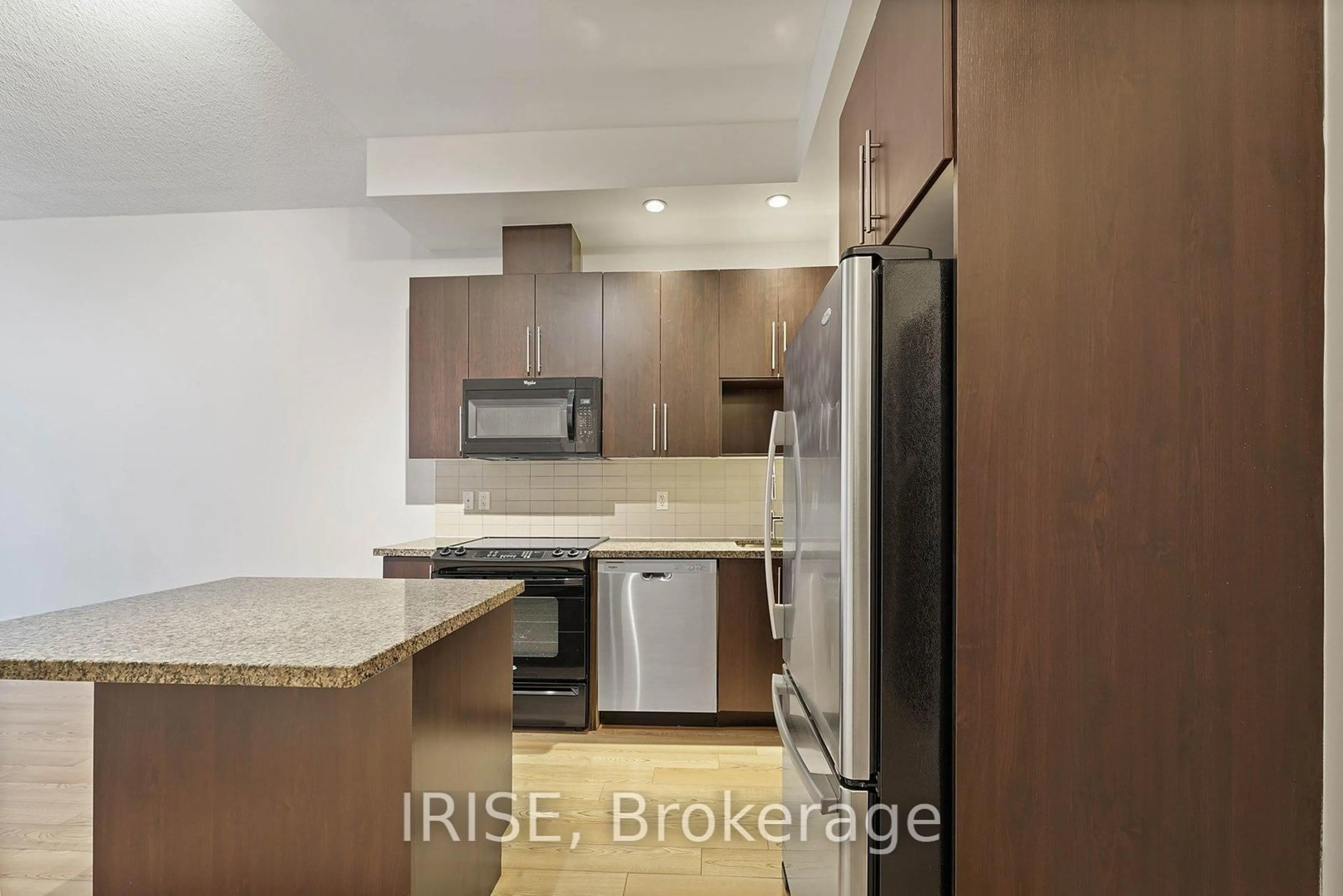Standard kitchen, unknown for 28 Linden St #1109, Toronto Ontario M4Y 0A4