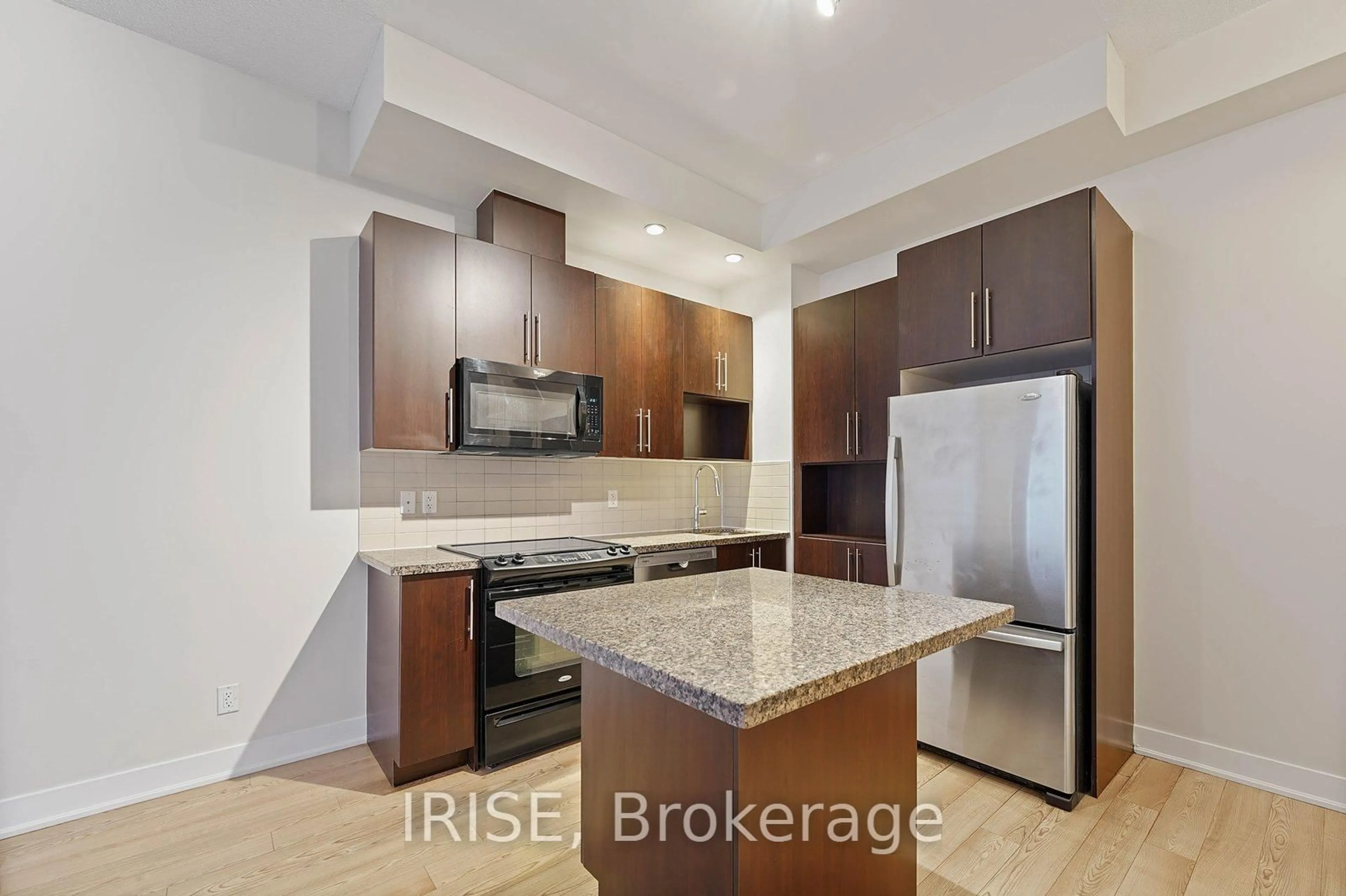 Open concept kitchen, unknown for 28 Linden St #1109, Toronto Ontario M4Y 0A4