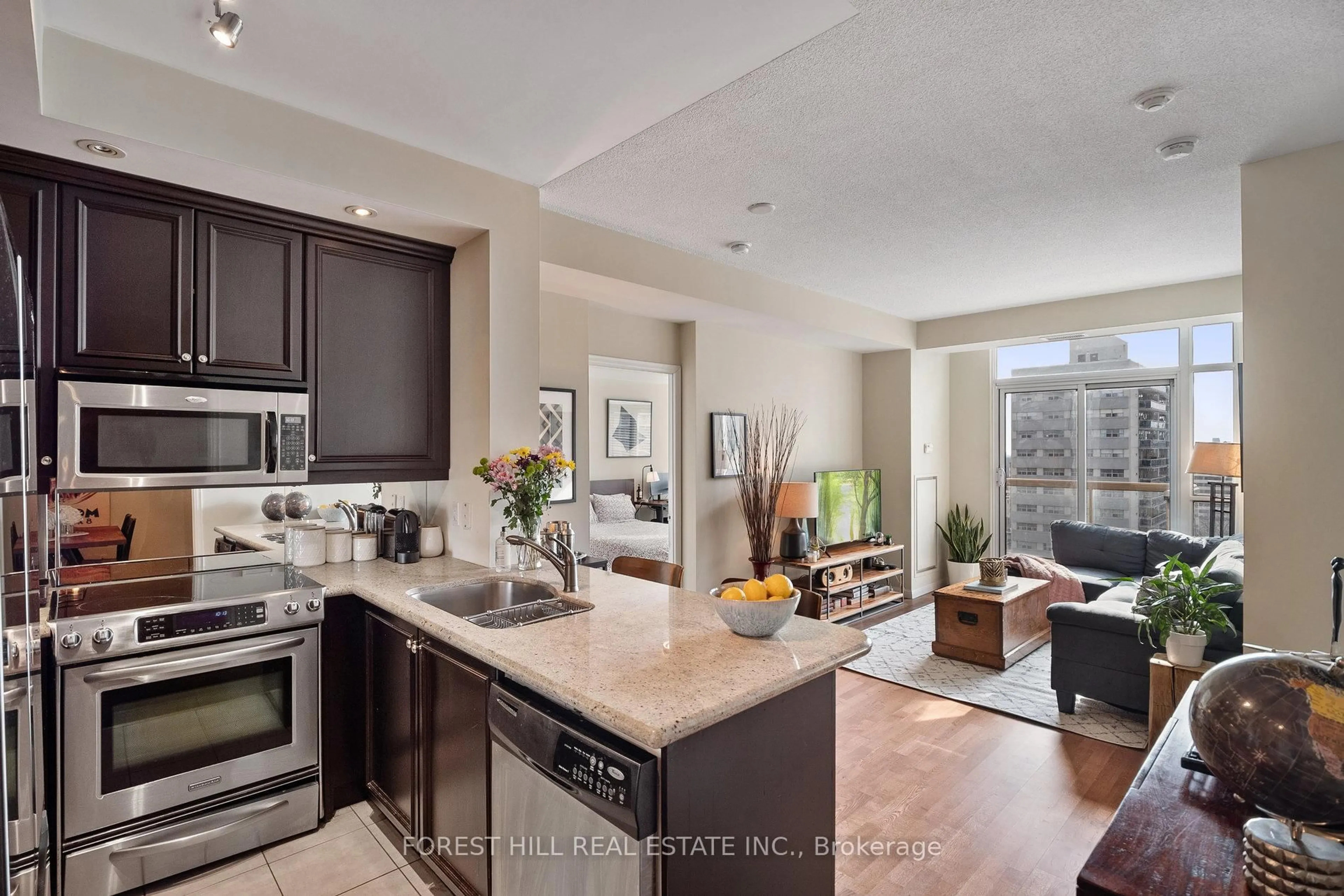 Open concept kitchen, unknown for 900 Mount Pleasant Rd #1501, Toronto Ontario M4P 3J9