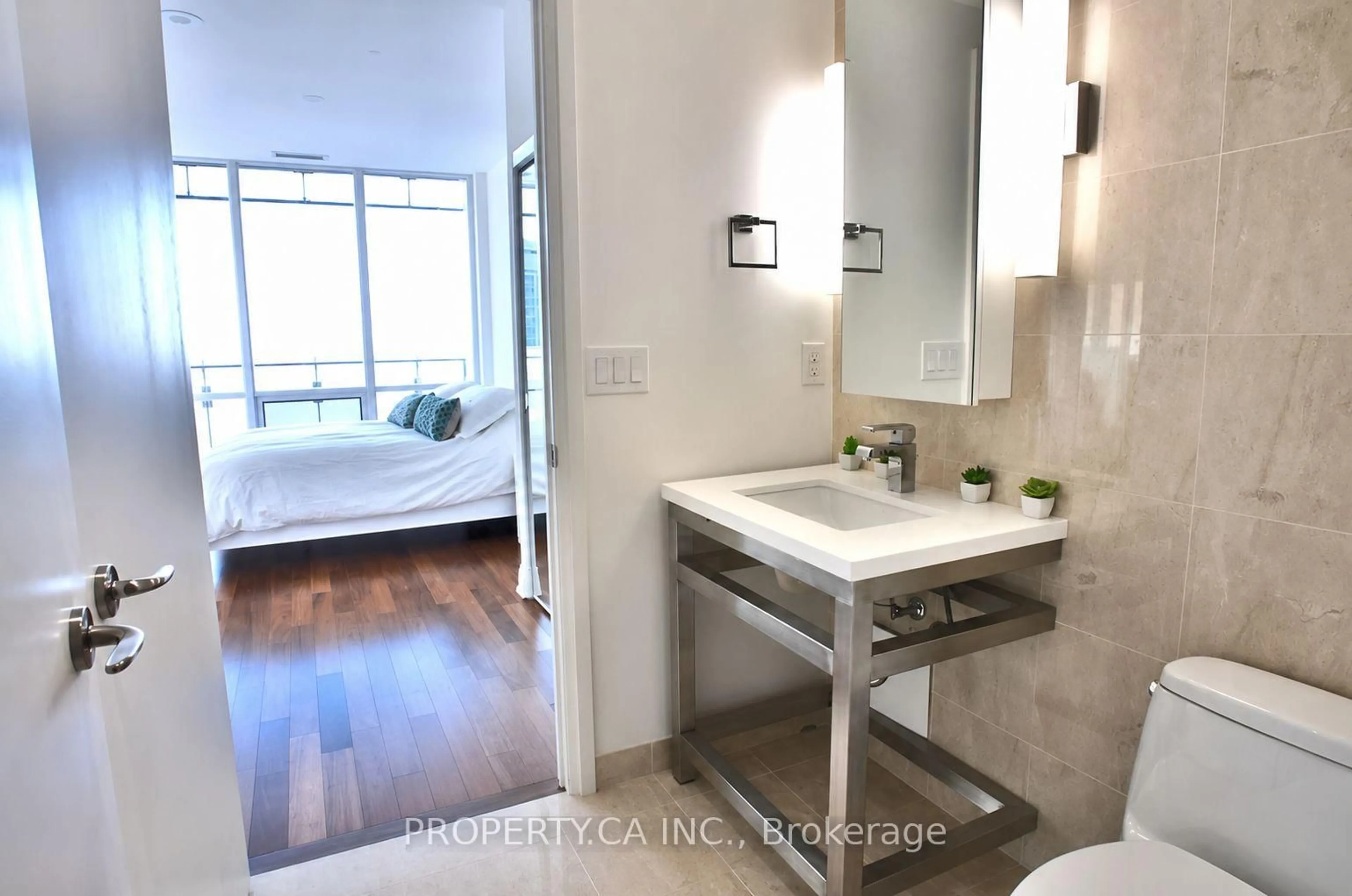 Contemporary bathroom, ceramic/tile floor for 80 John St #2904, Toronto Ontario M5V 3X4