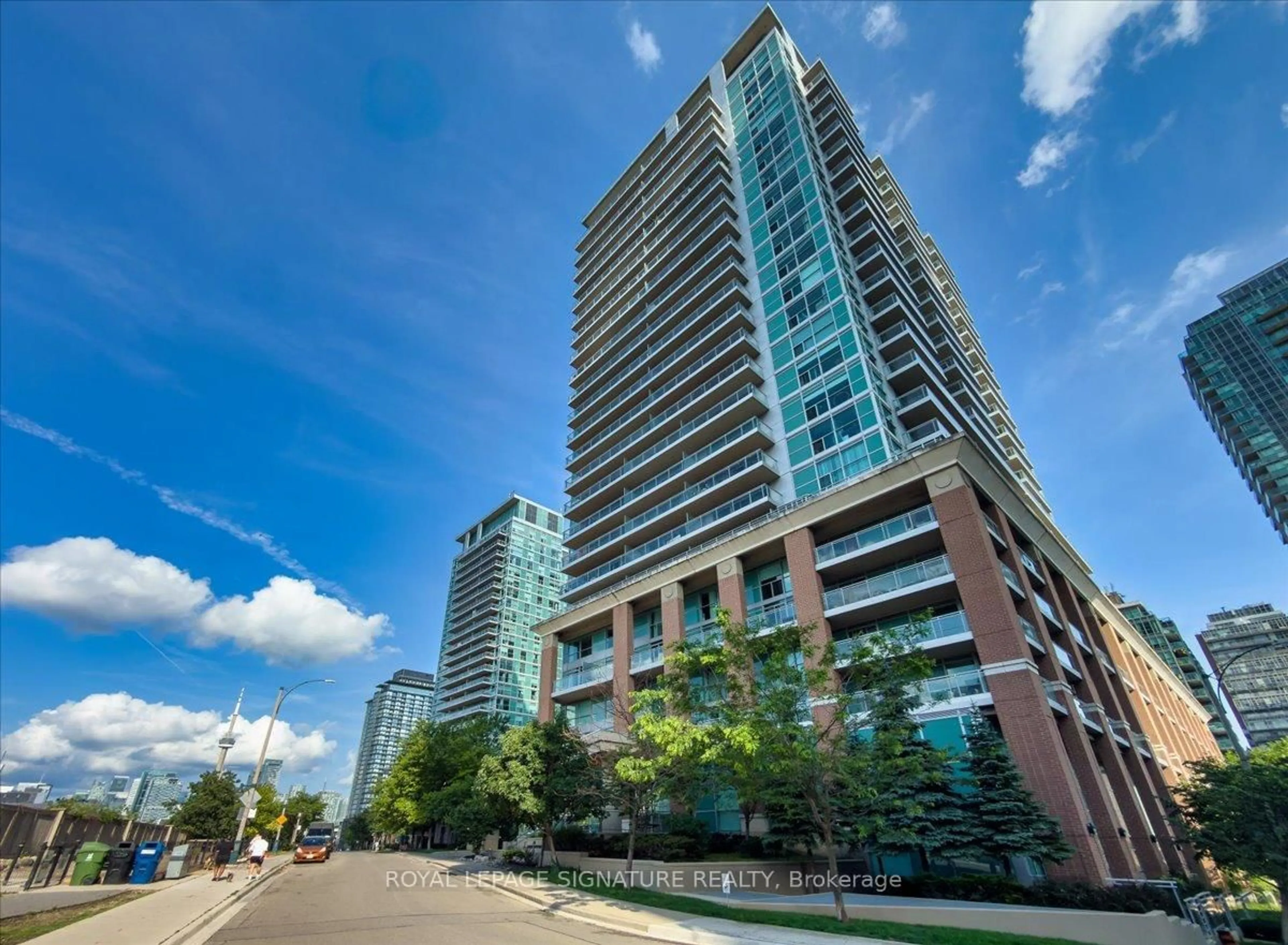 Unknown for 100 Western Battery Rd #702, Toronto Ontario M6K 3S2