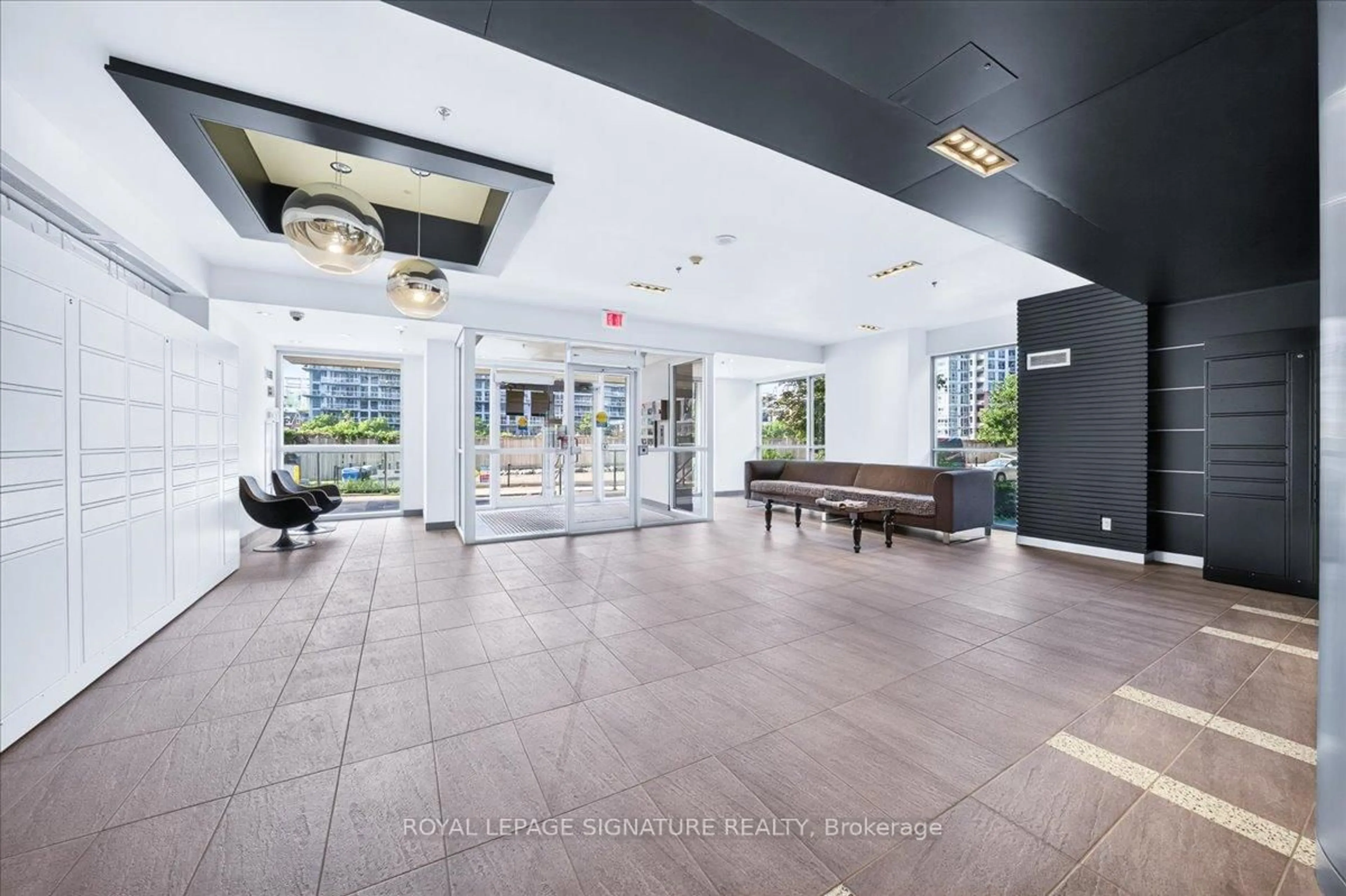 Lobby for 100 Western Battery Rd #702, Toronto Ontario M6K 3S2