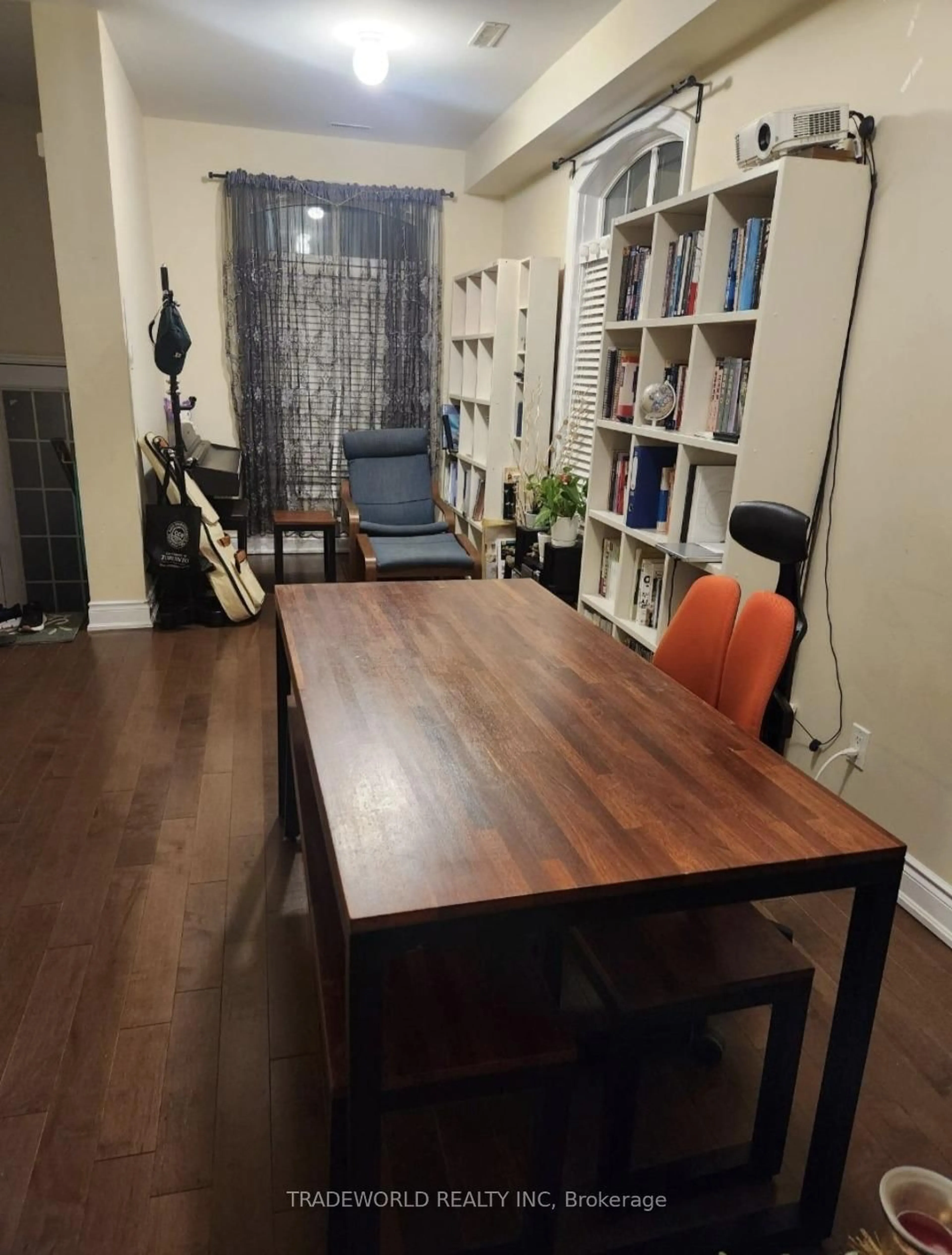Dining room, wood/laminate floor for 2 Hayes Lane, Toronto Ontario M2N 0E7