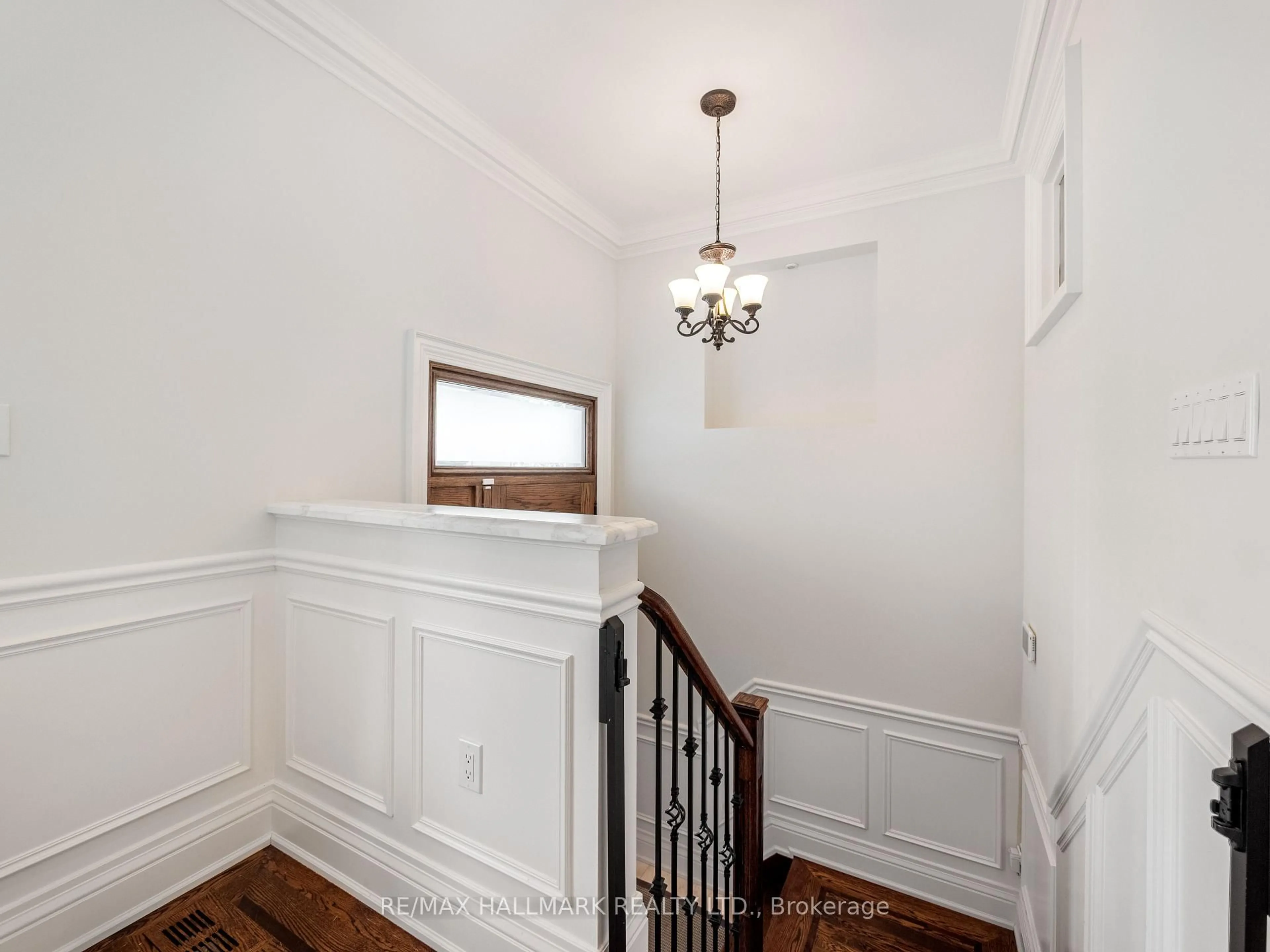 Unknown for 39 Glenforest Rd, Toronto Ontario M4N 1Z7