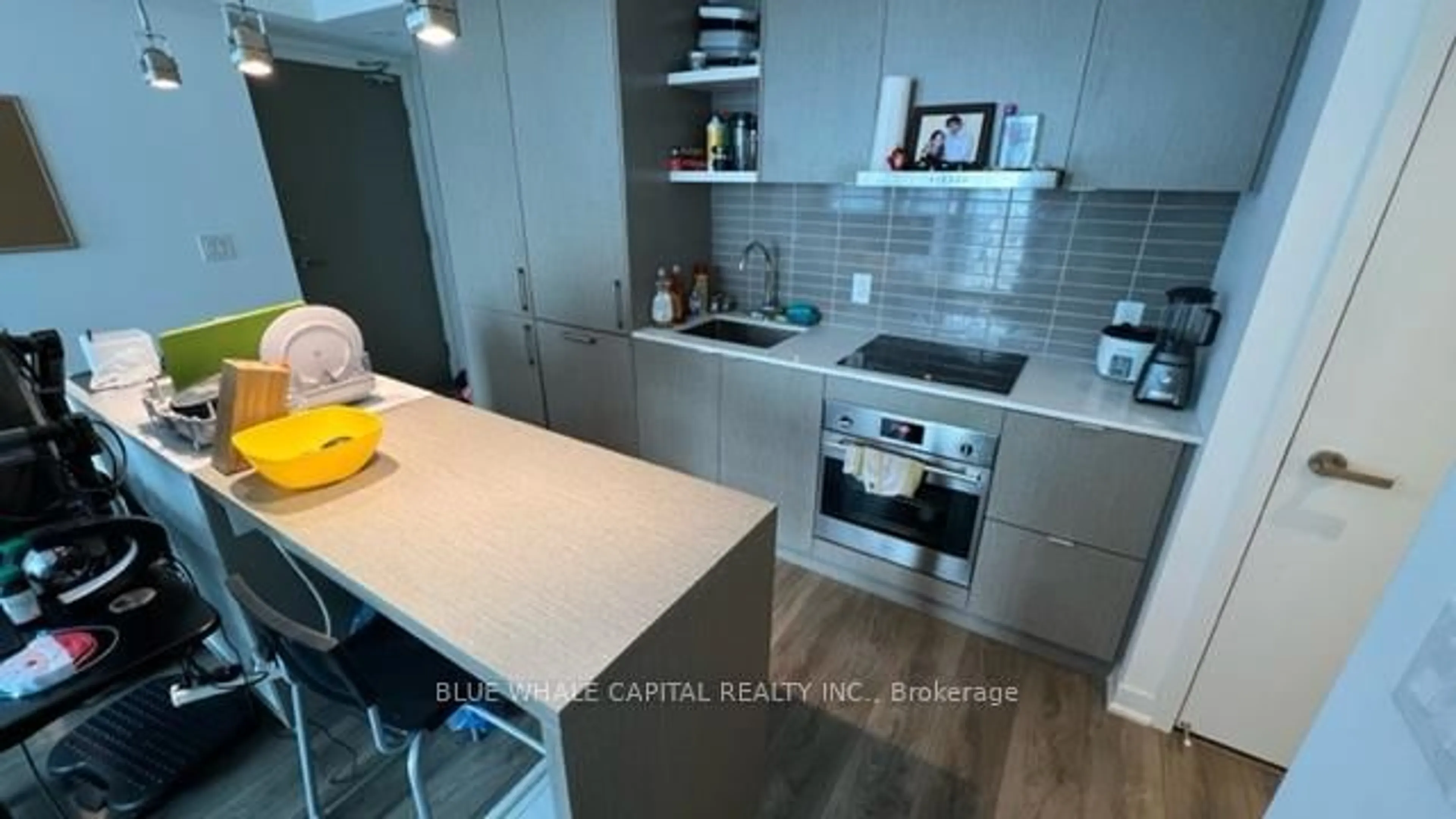 Contemporary kitchen, unknown for 100 Harbour St #3601, Toronto Ontario M5J 0B5