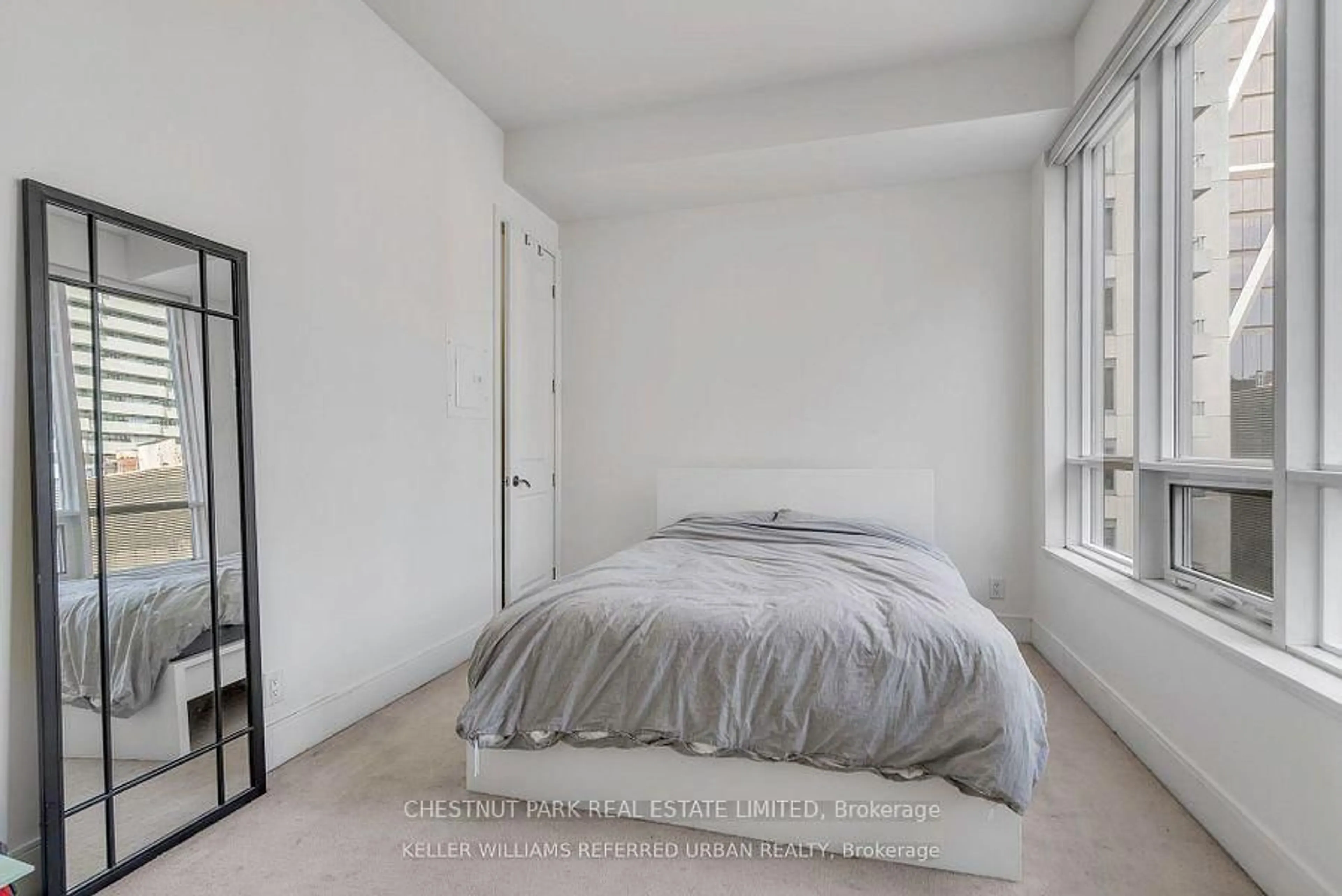 Bedroom with bed, floor is not visible for 21 Balmuto St #802, Toronto Ontario M4Y 1W4