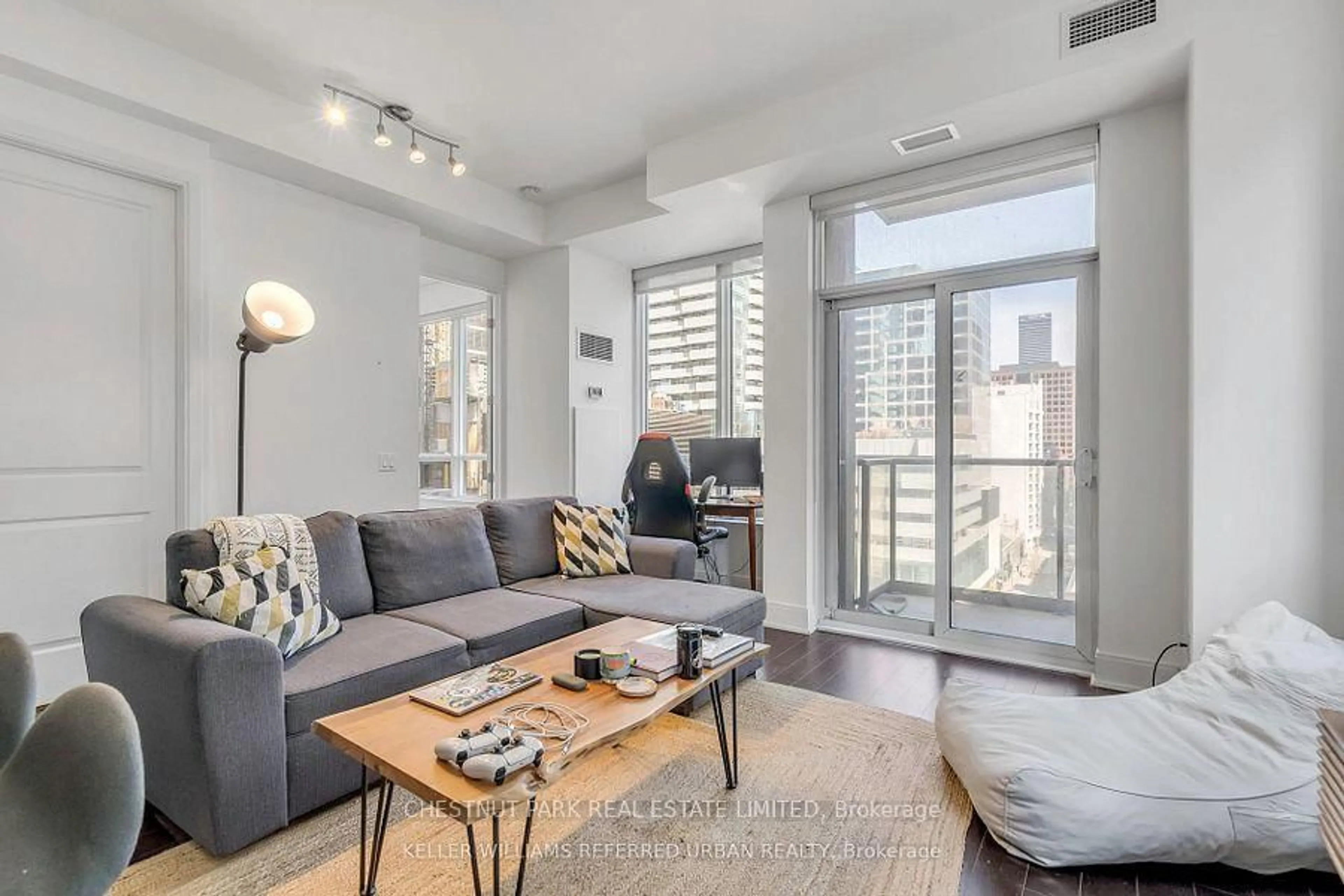 Living room with furniture, unknown for 21 Balmuto St #802, Toronto Ontario M4Y 1W4