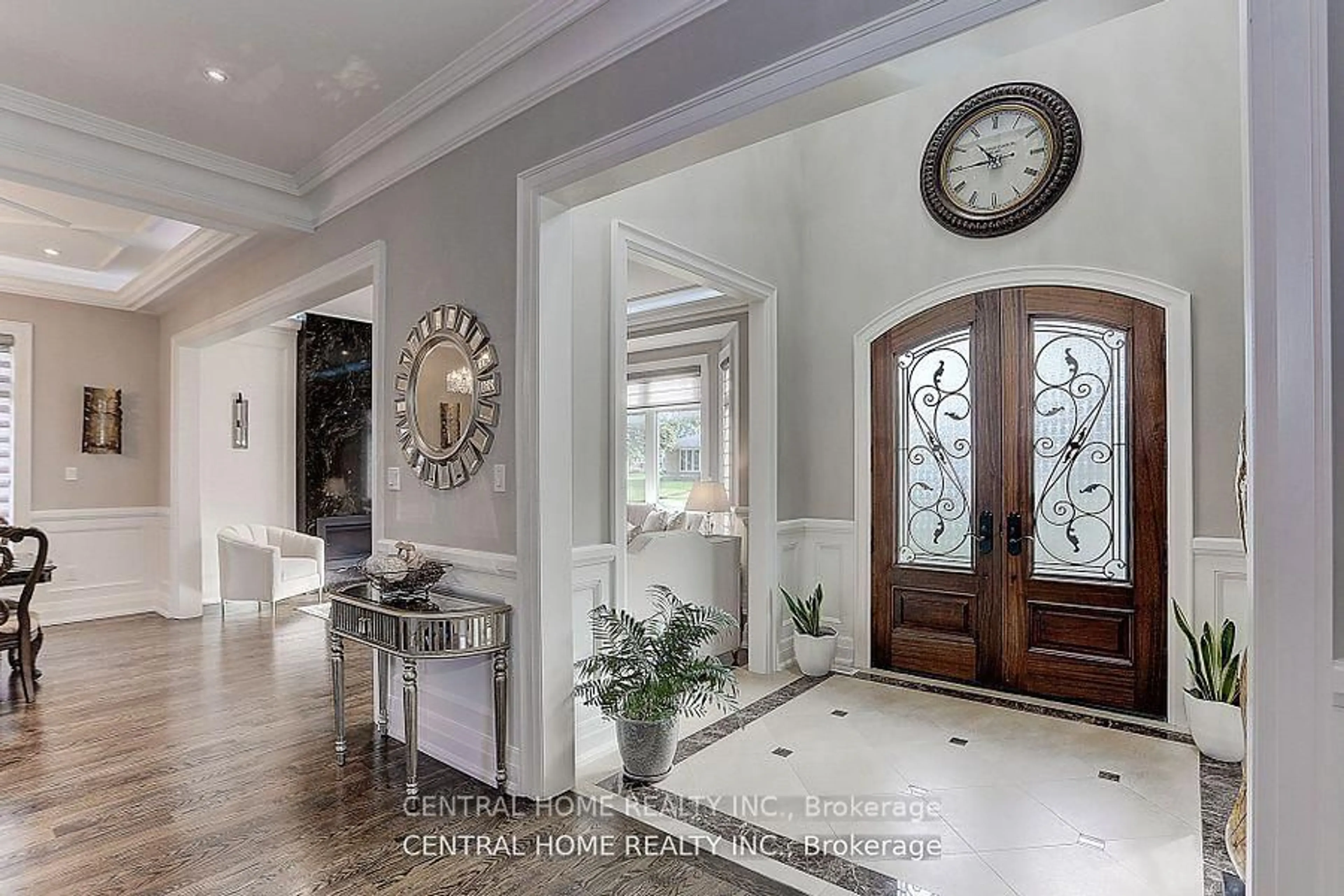 Indoor entryway for 1 Tally Lane, Toronto Ontario M2K 1V3