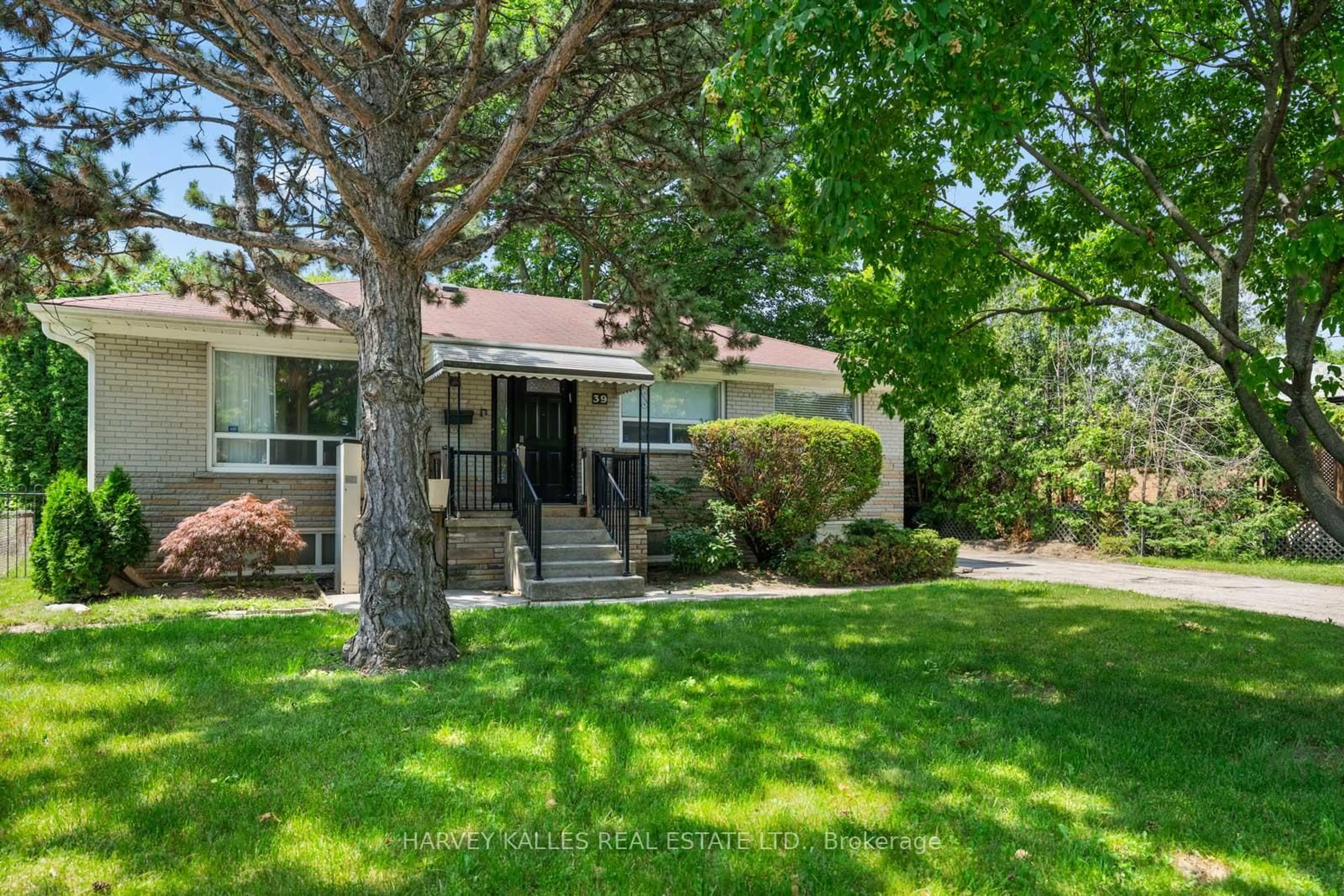 Unknown for 39 Cavotti Cres, Toronto Ontario M3H 4V3