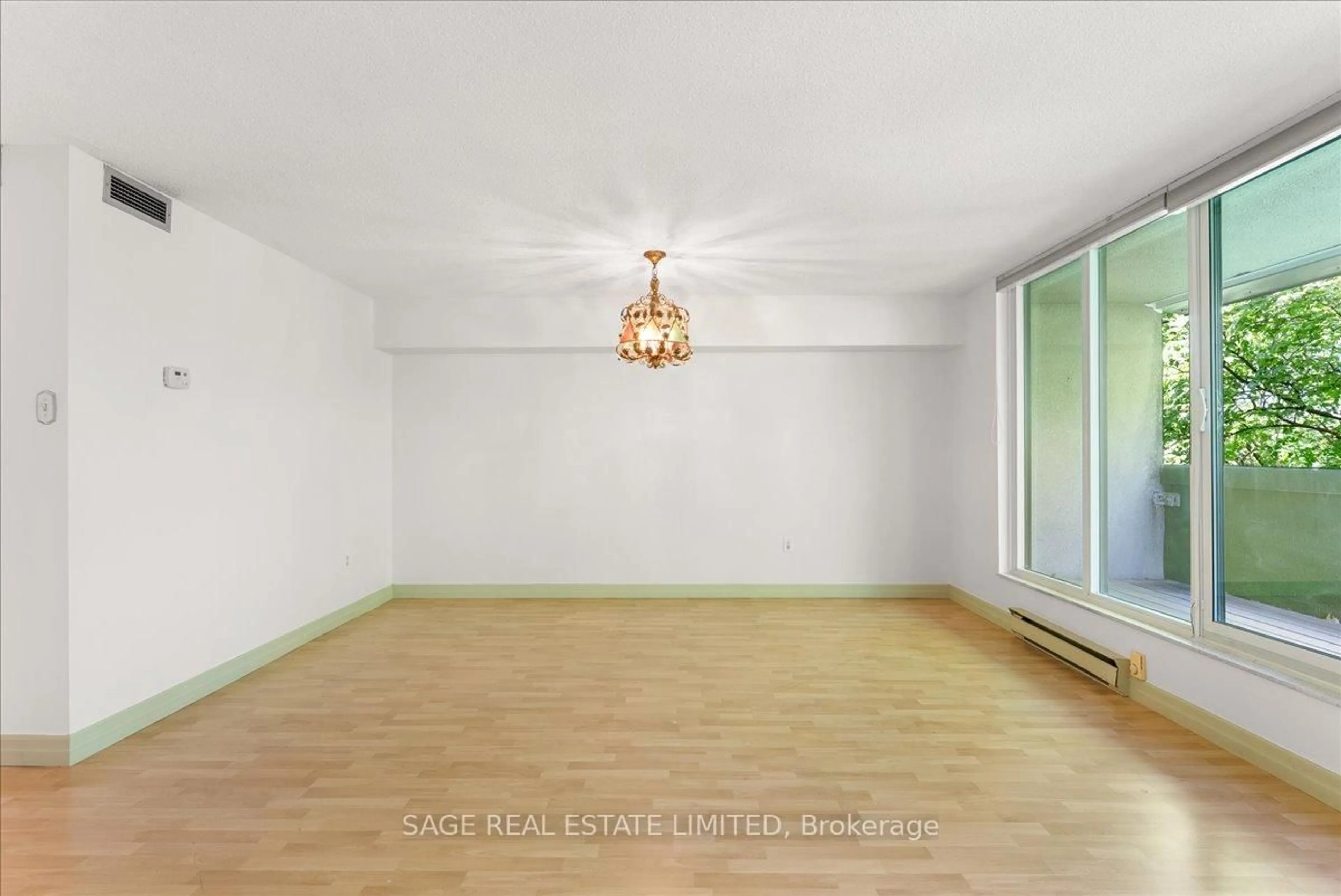A pic of a room for 360 Bloor St #209, Toronto Ontario M4W 3M3