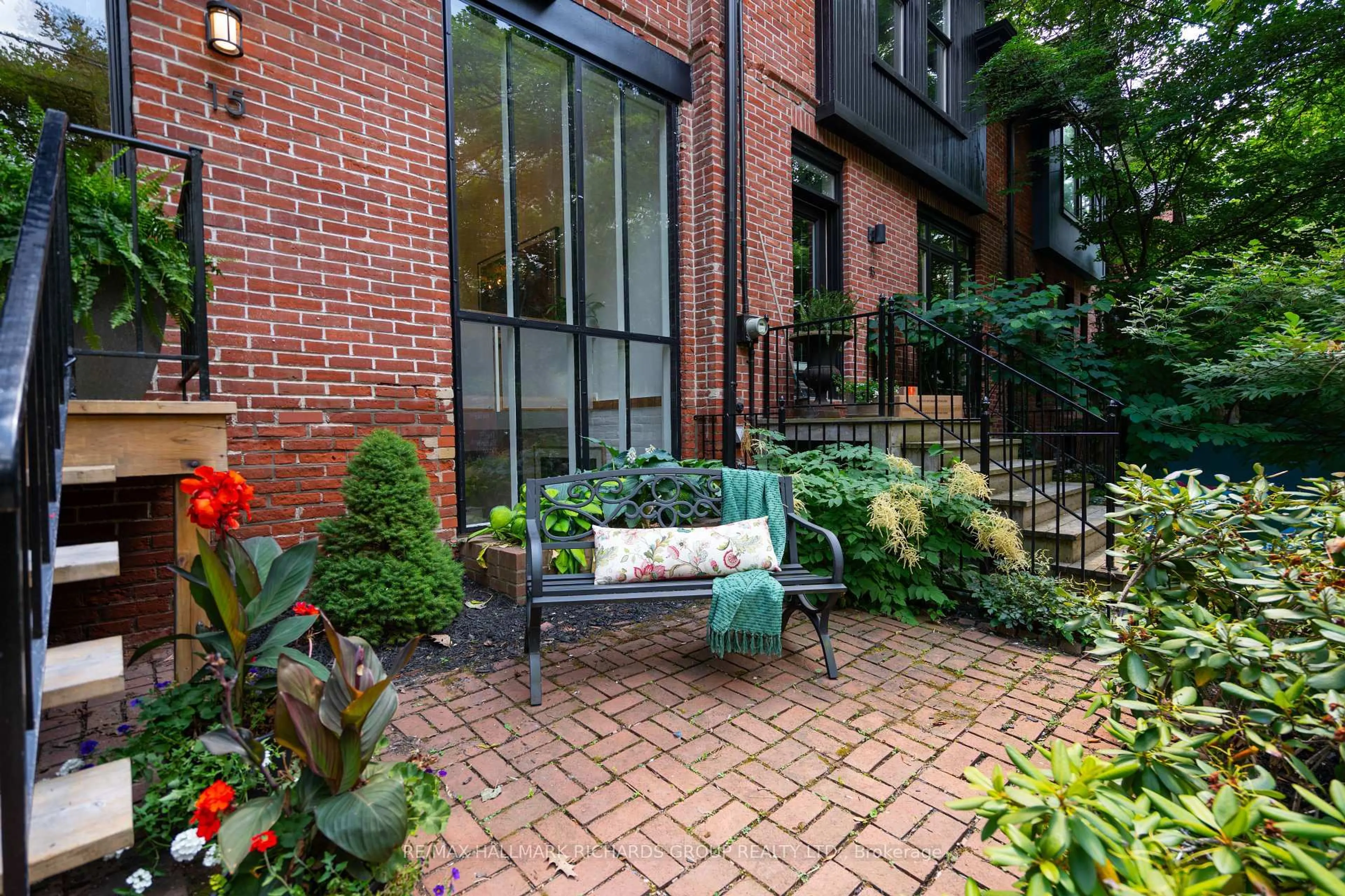 Patio, street for 15 Hillcrest Park, Toronto Ontario M4X 1E8