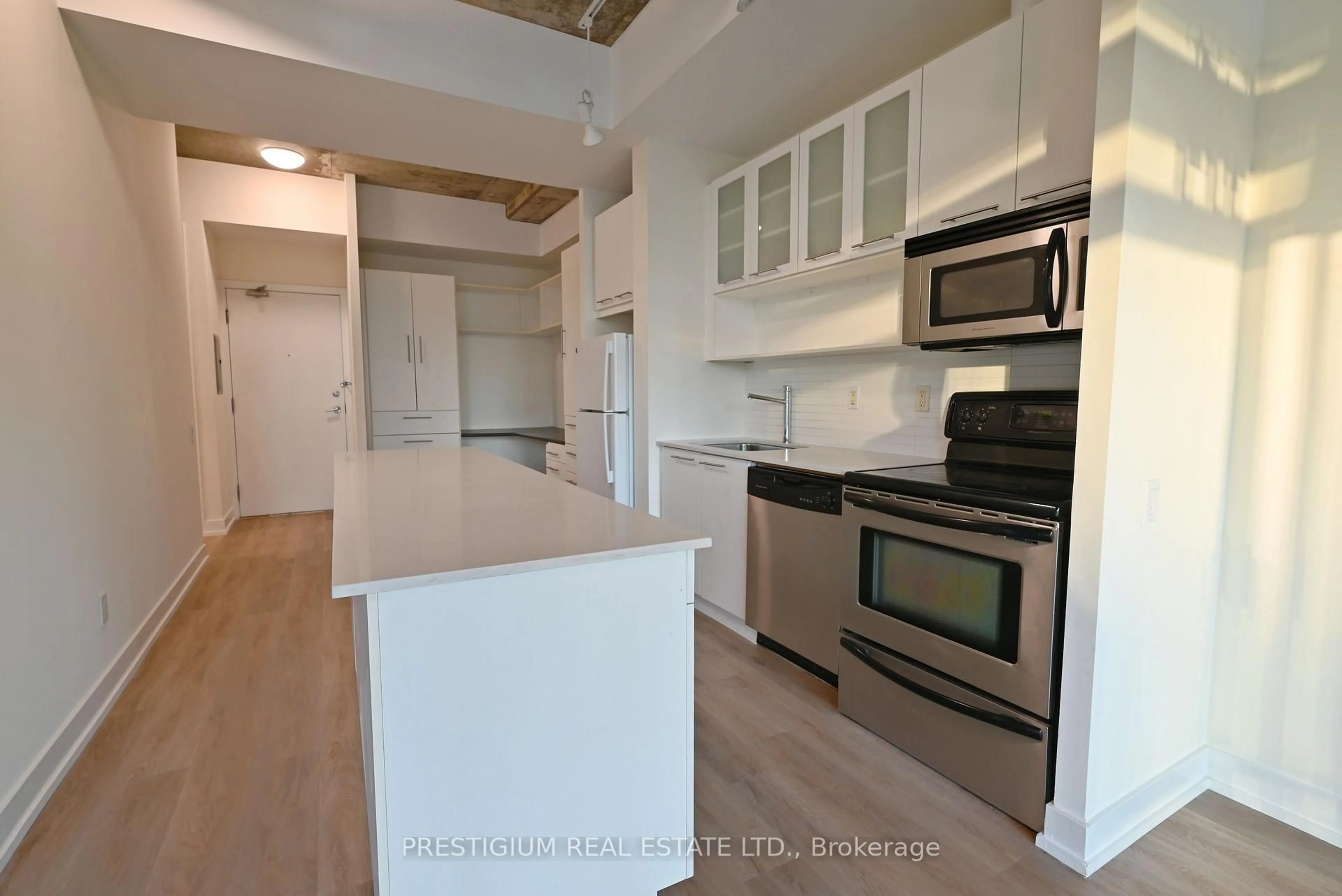 Standard kitchen, unknown for 66 Portland St #611, Toronto Ontario M5V 2M6
