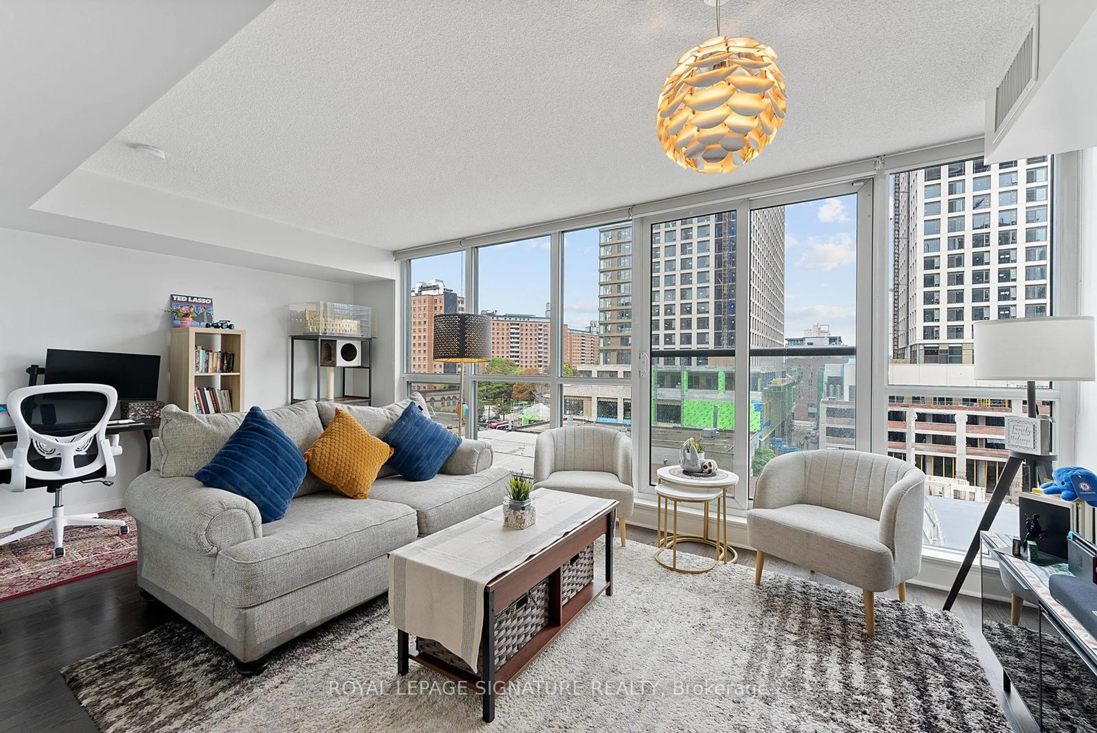 Living room with furniture, unknown for 320 Richmond St #718, Toronto Ontario M5A 1P9