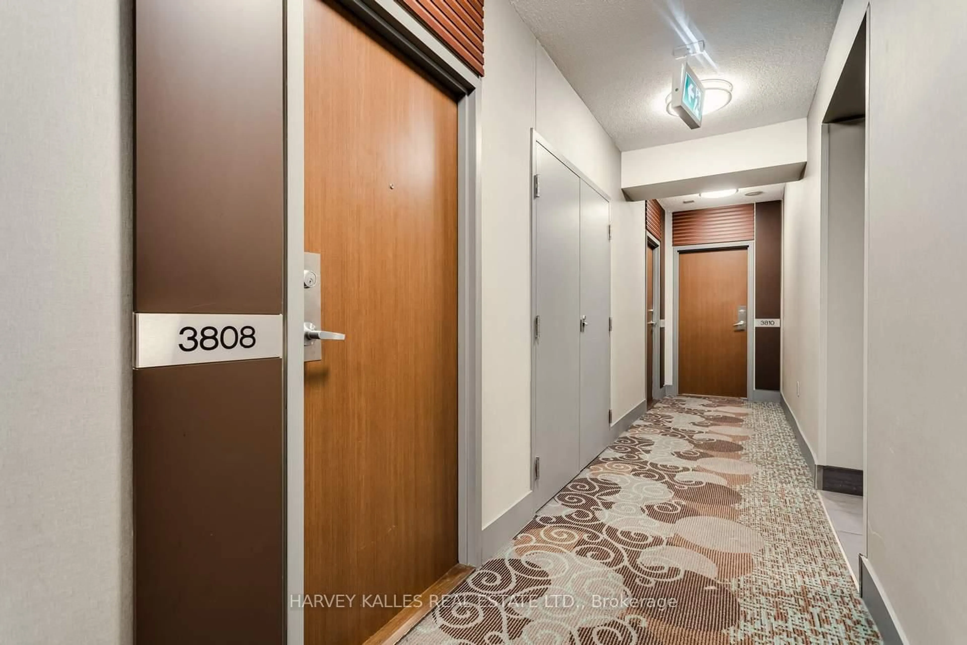 Indoor foyer for 35 Mariner Terr #3808, Toronto Ontario M5V 3V9