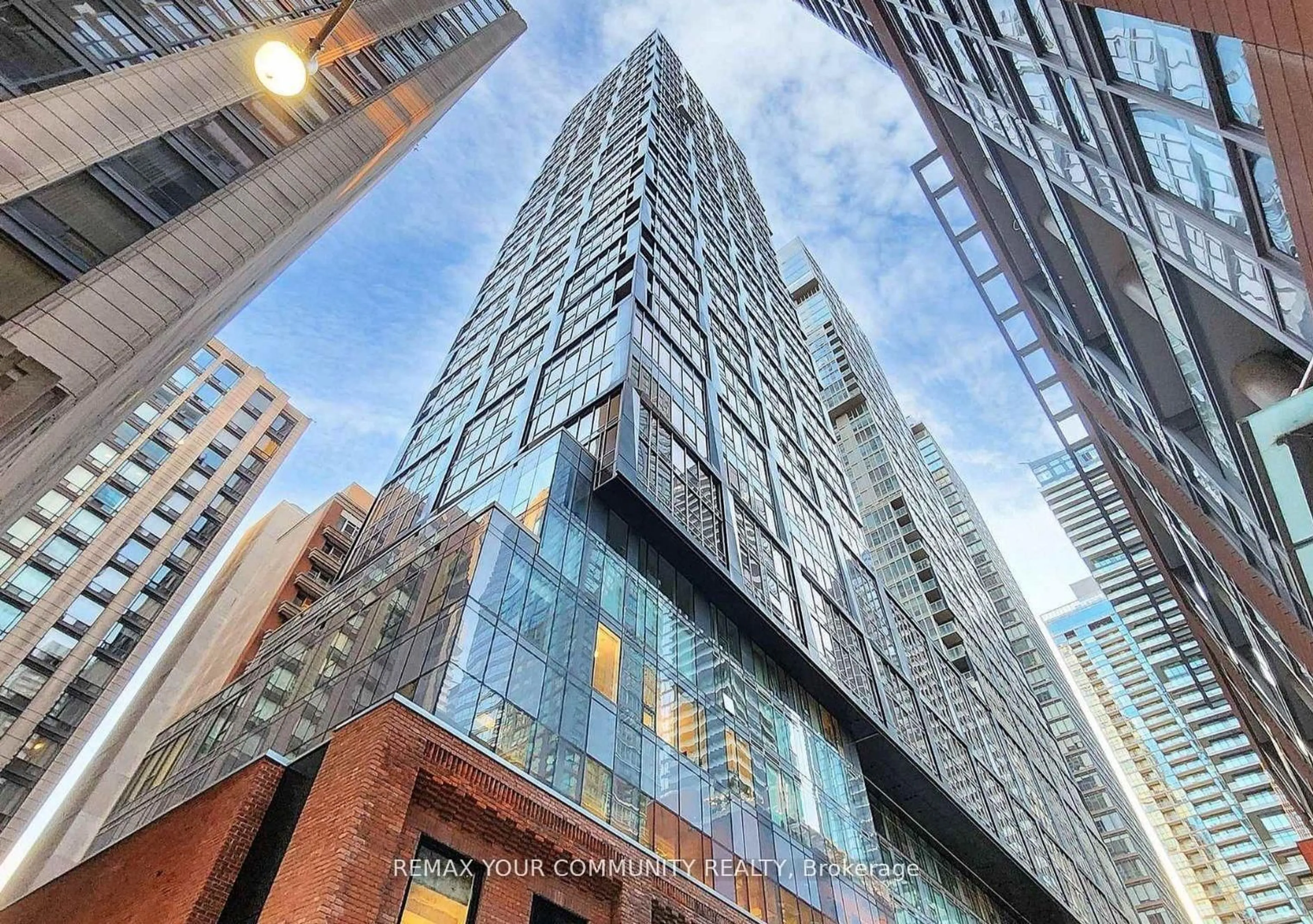 Indoor foyer for 15 Mercer St #1806, Toronto Ontario M5V 1H2