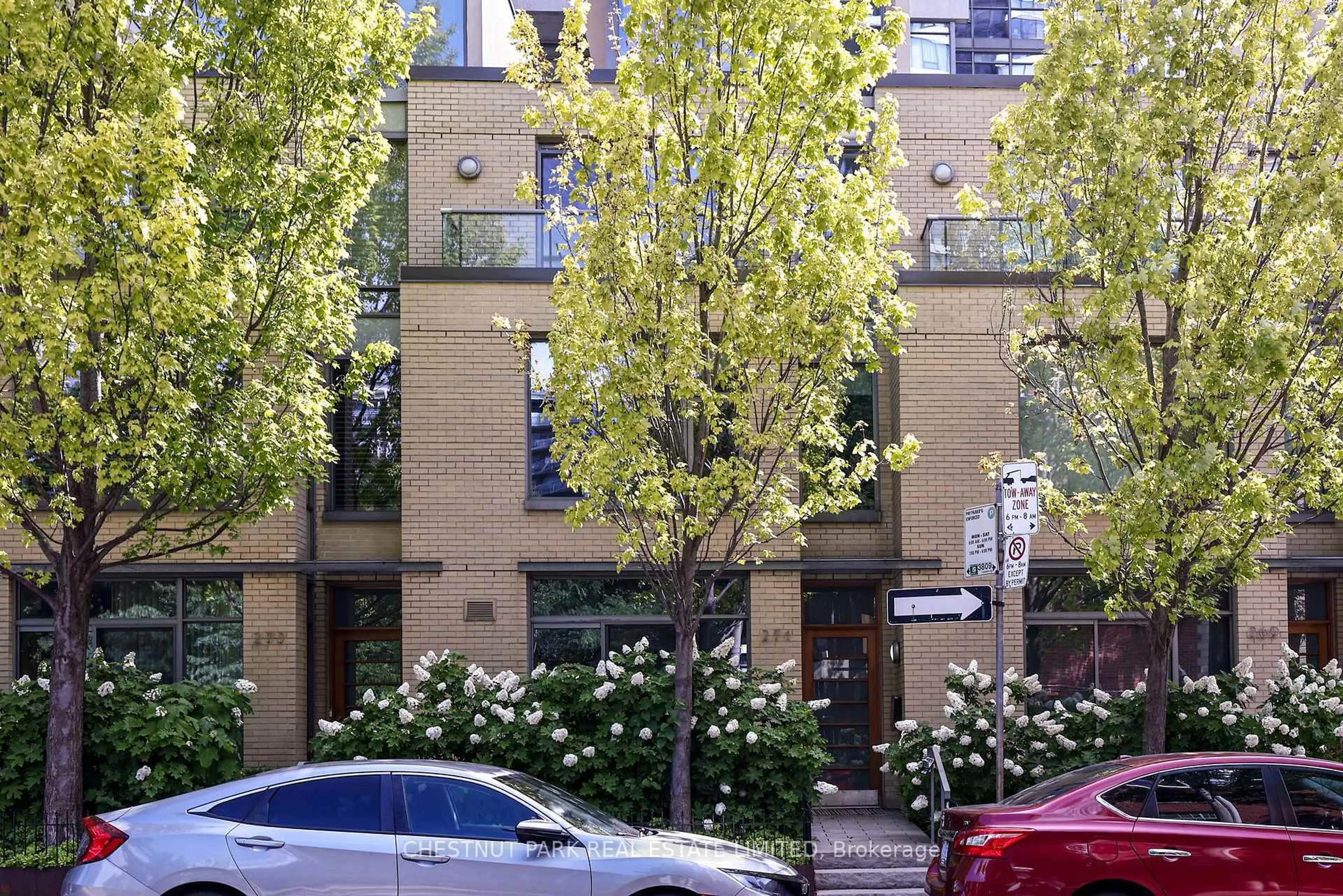 Unknown for 271 Mutual St #12, Toronto Ontario M4Y 1X6
