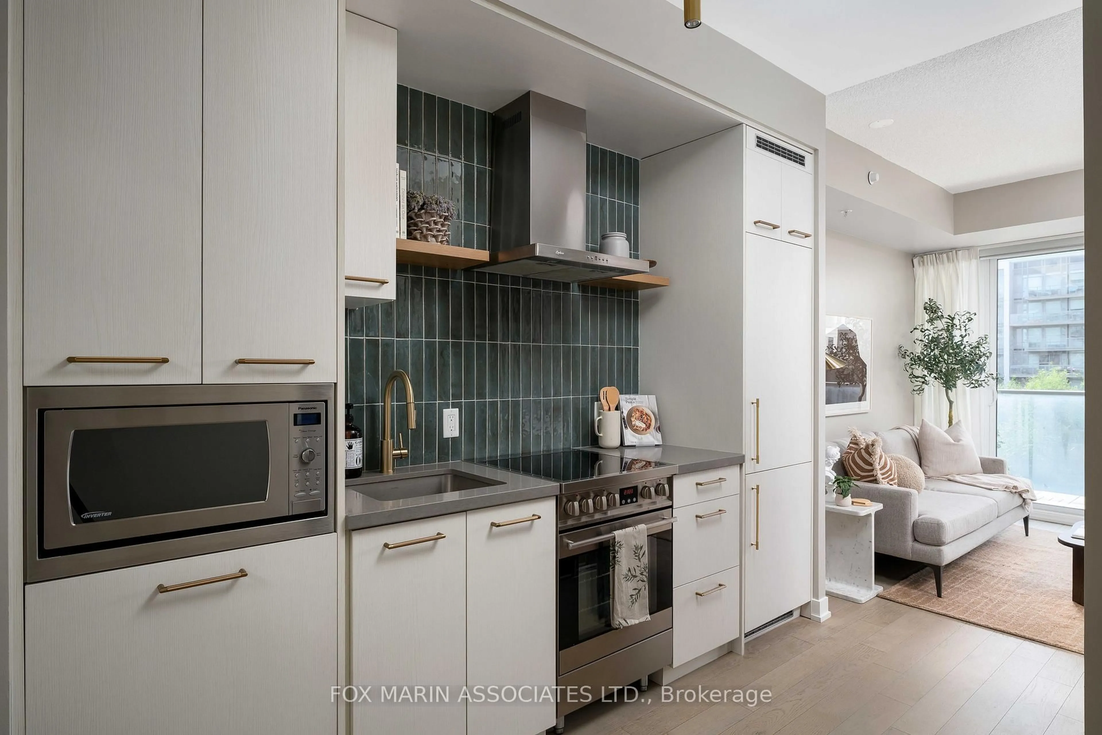 Contemporary kitchen, ceramic/tile floor for 455 Front St #N515, Toronto Ontario M5A 0G2