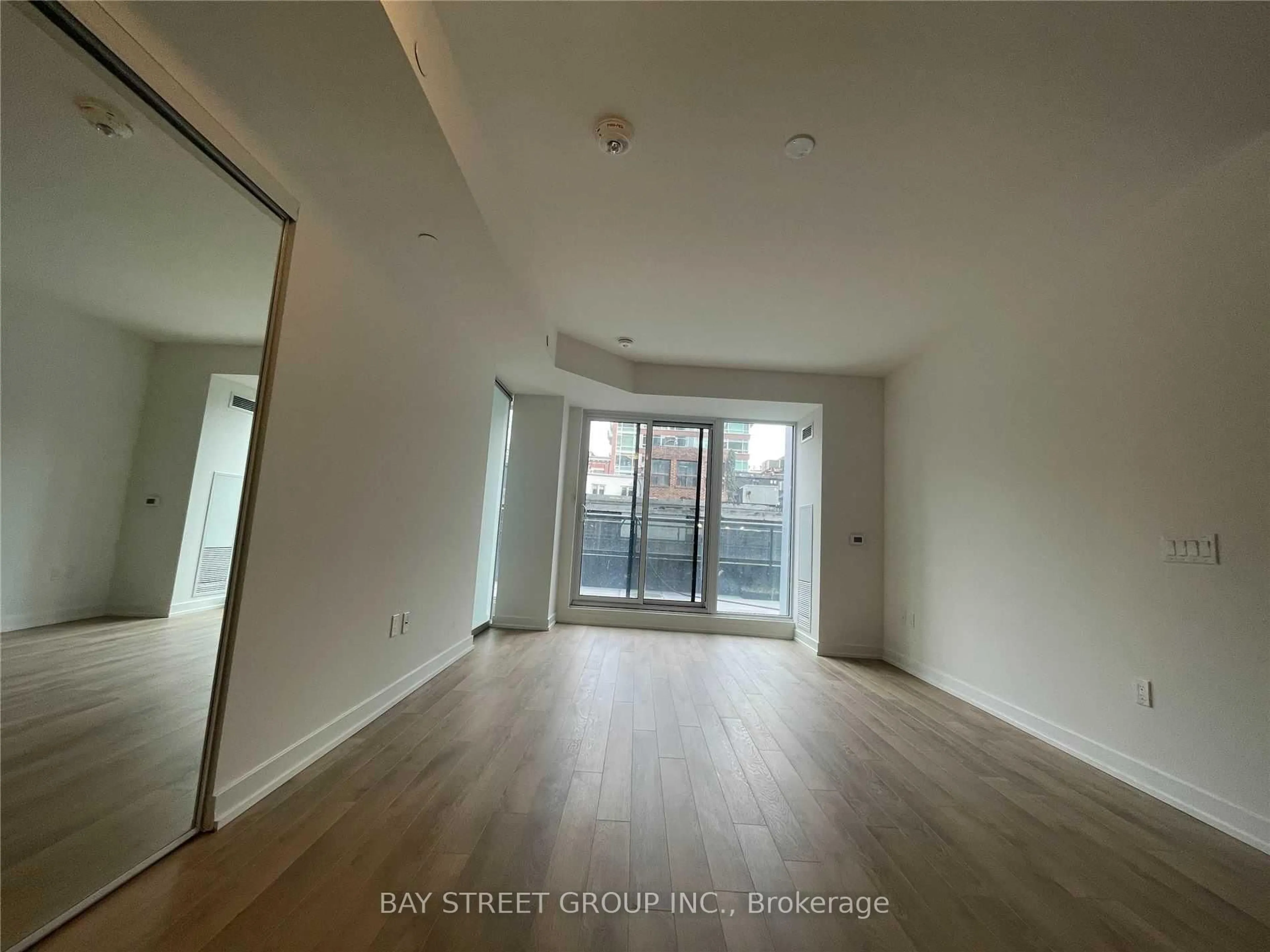 A pic of a room for 158 Front St #214, Toronto Ontario M5A 0K9