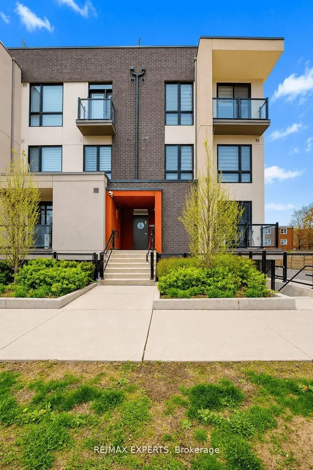 8 Marquette Ave #7, Toronto 2