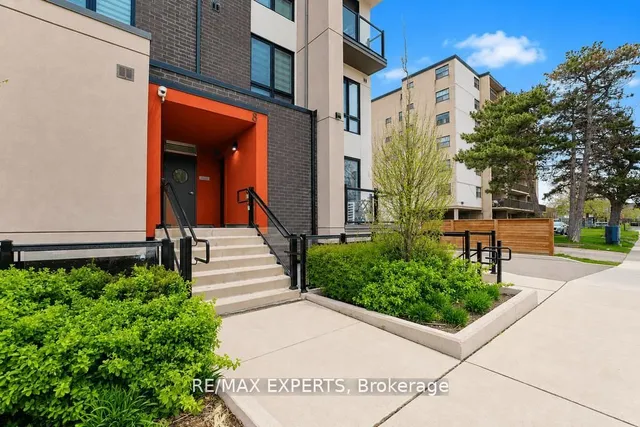 8 Marquette Ave #7, Toronto 4