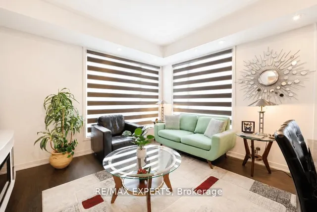 8 Marquette Ave #7, Toronto 5