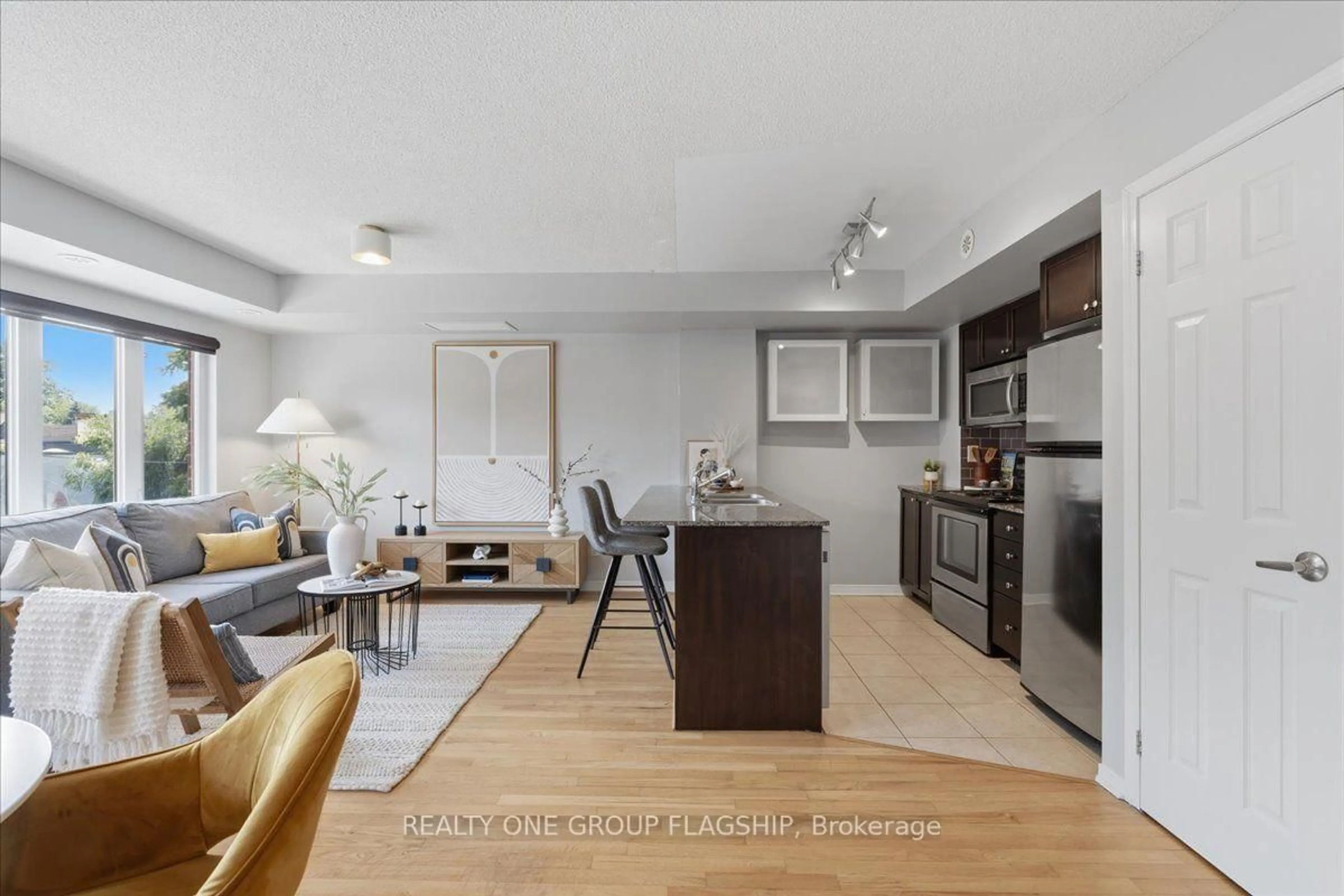 Unknown for 1 Ruttan St #201, Toronto Ontario M6P 0A1