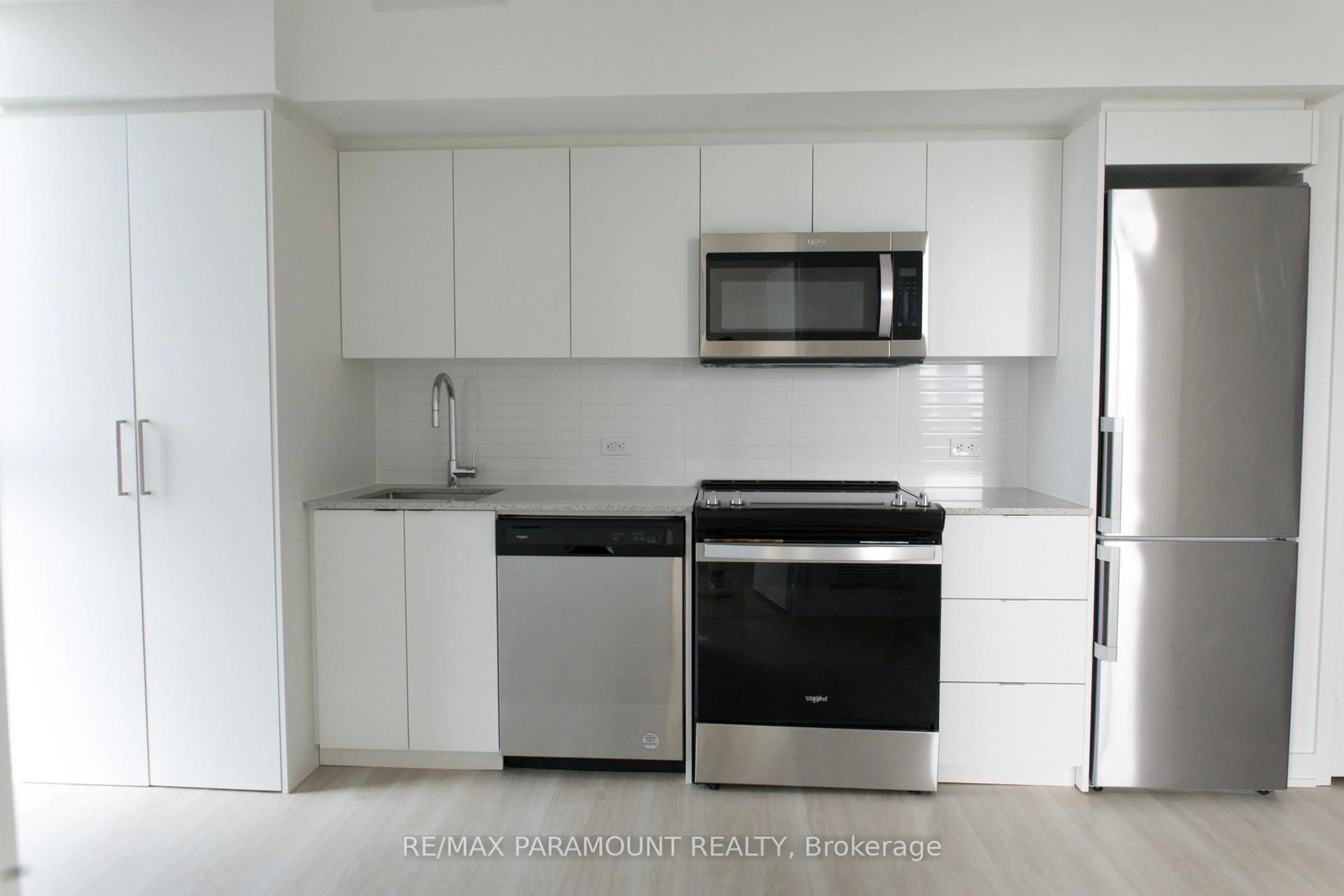 Standard kitchen, unknown for 30 Tretti Way #1111, Toronto Ontario M3H 0E3
