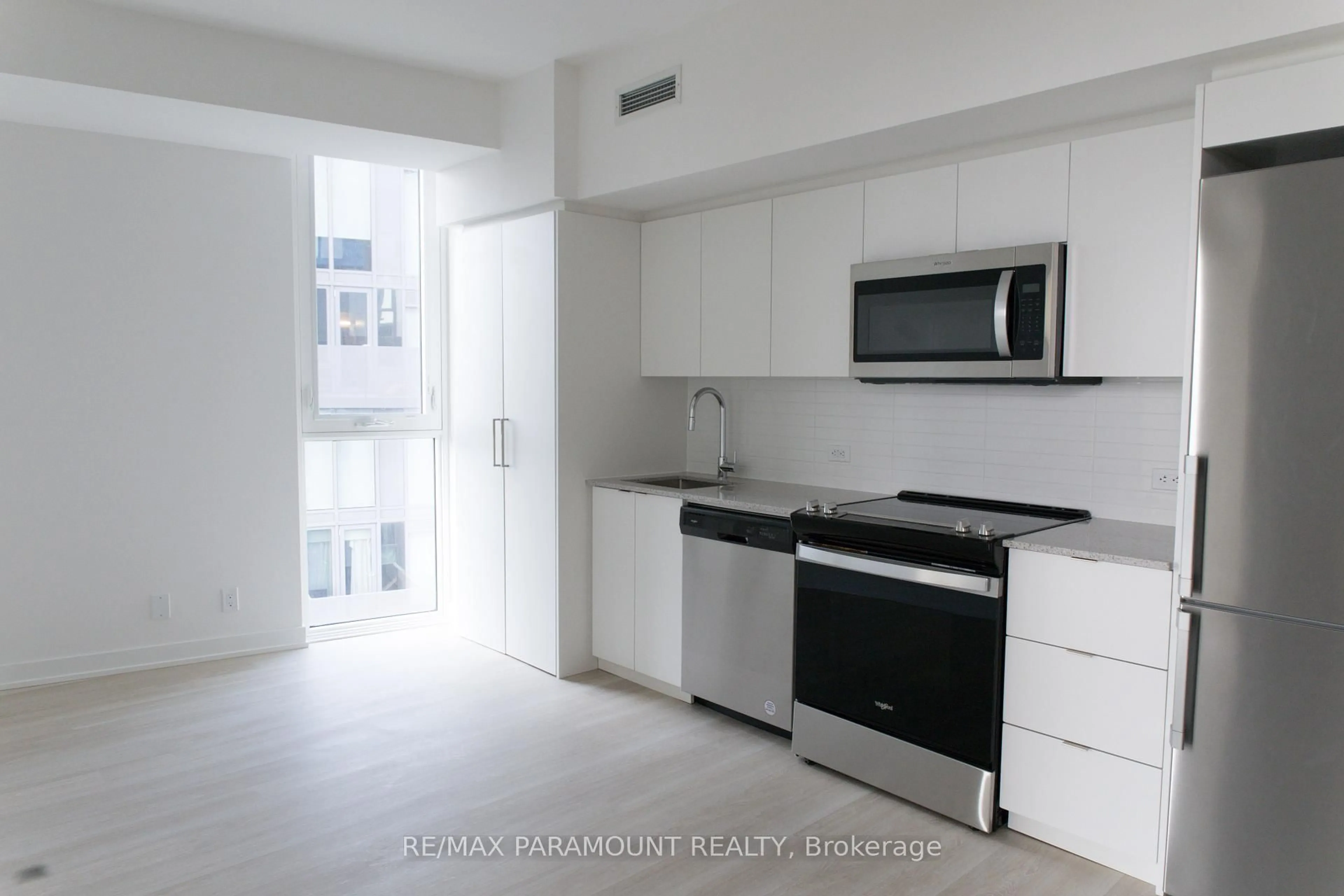 Standard kitchen, unknown for 30 Tretti Way #1111, Toronto Ontario M3H 0E3