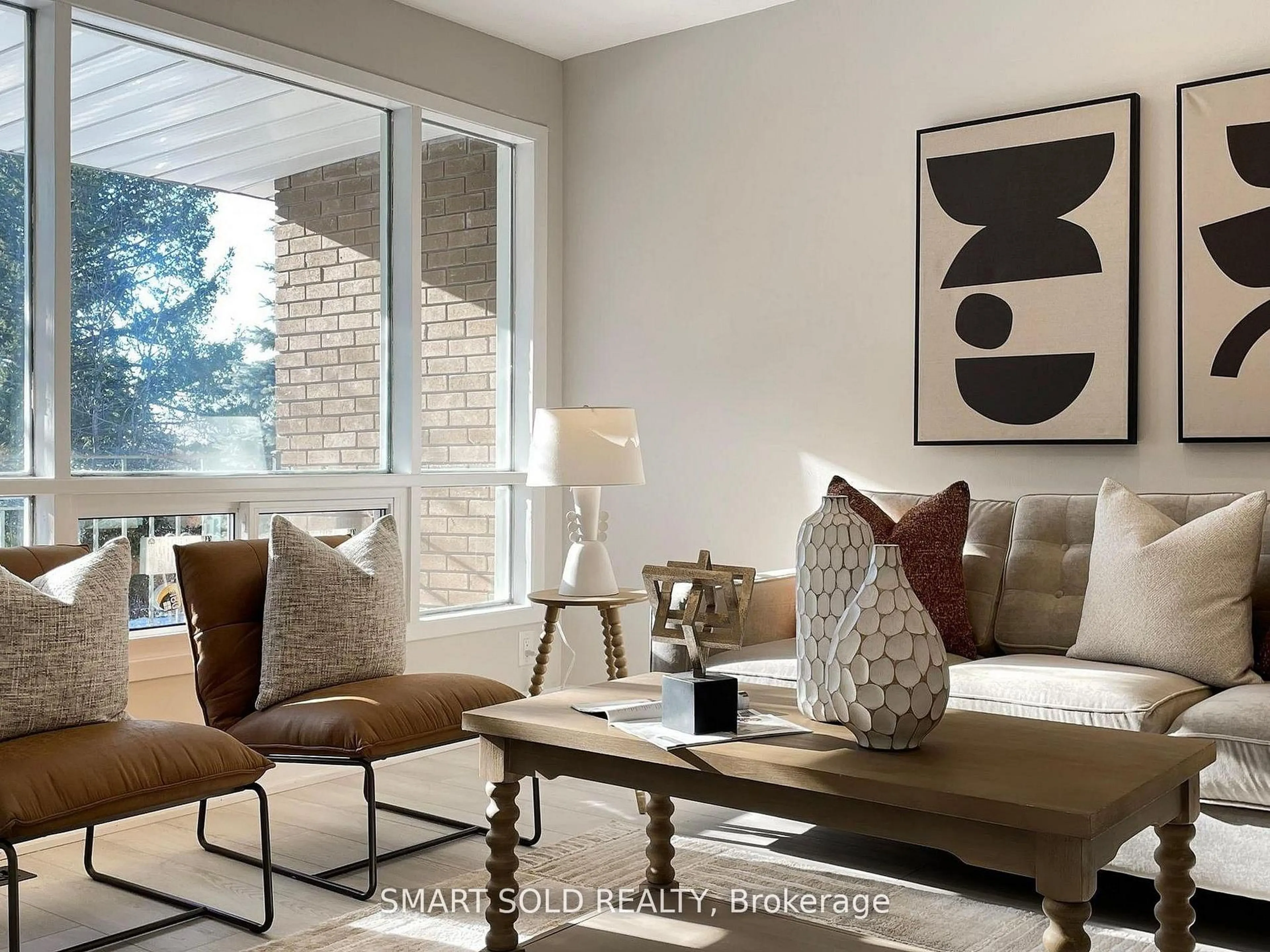 Living room with furniture, unknown for 76 Clancy Dr, Toronto Ontario M2J 2V8