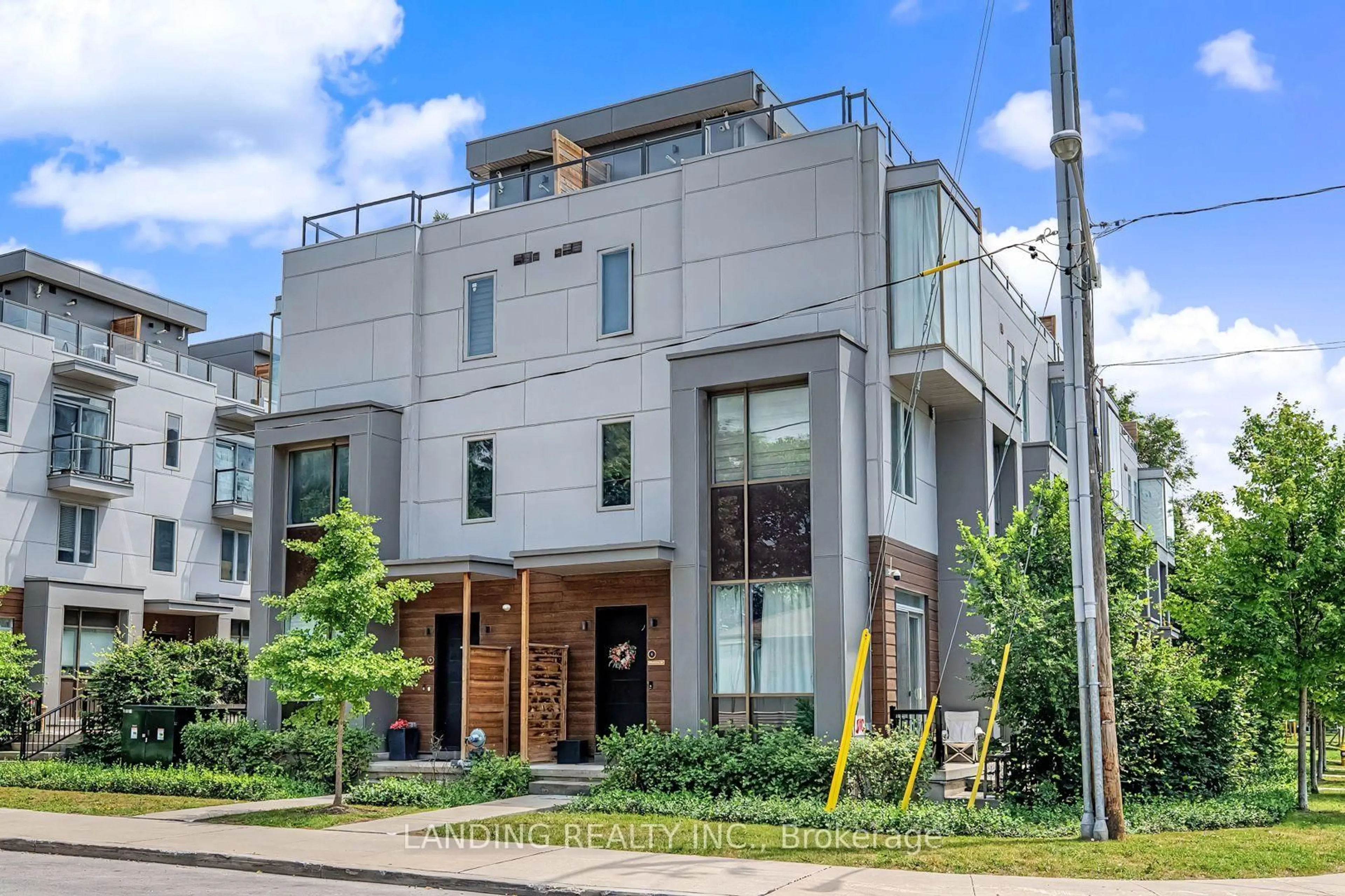 Home with brick exterior material, street for 17 Greenbriar Rd #7, Toronto Ontario M2K 0G7