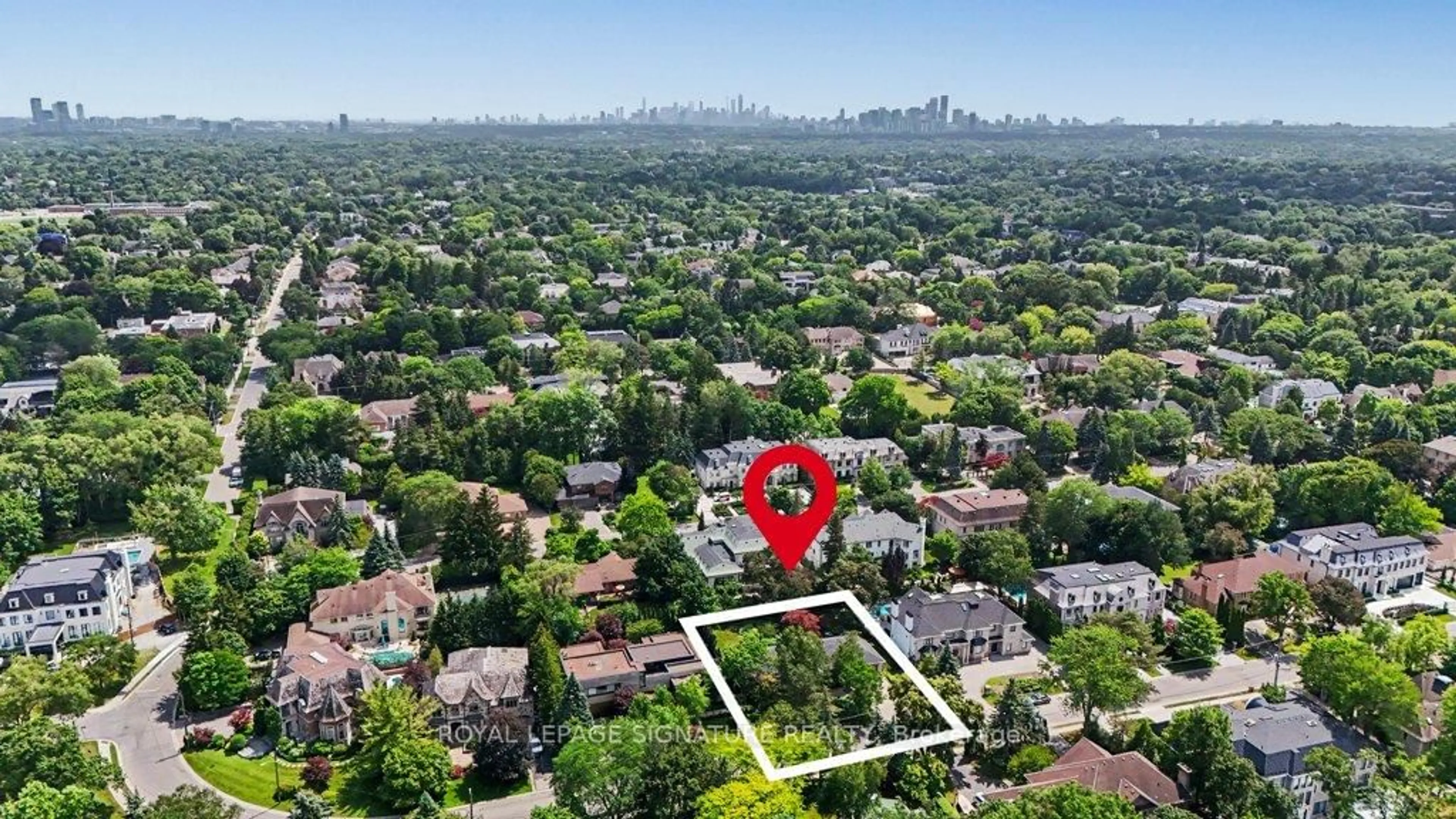 A pic from outside/outdoor area/front of a property/back of a property/a pic from drone, city buildings view from balcony for 57 Wimpole Dr, Toronto Ontario M2L 2L2