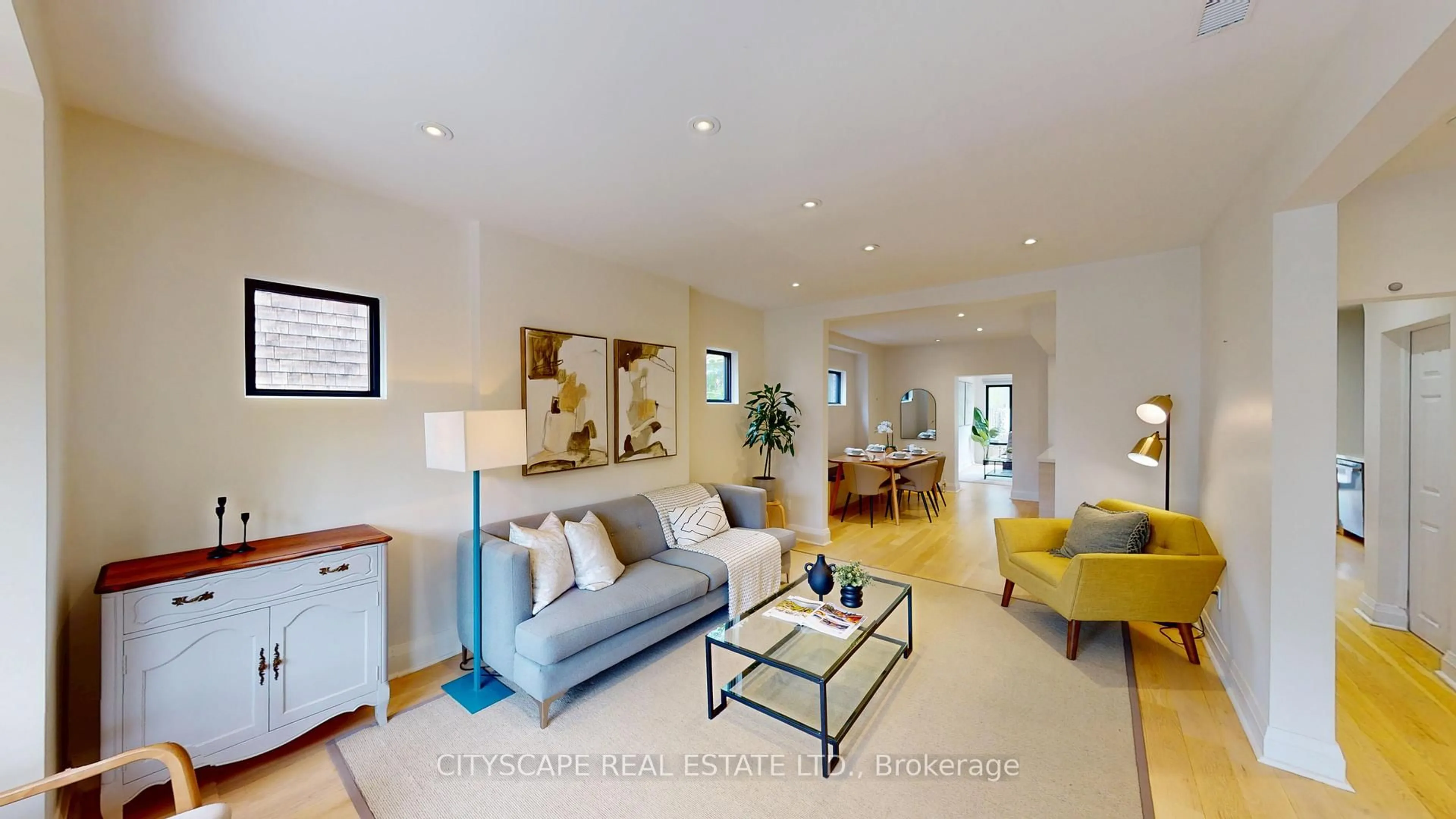 Living room with furniture, unknown for 25 Oswald Cres, Toronto Ontario M4S 2H5