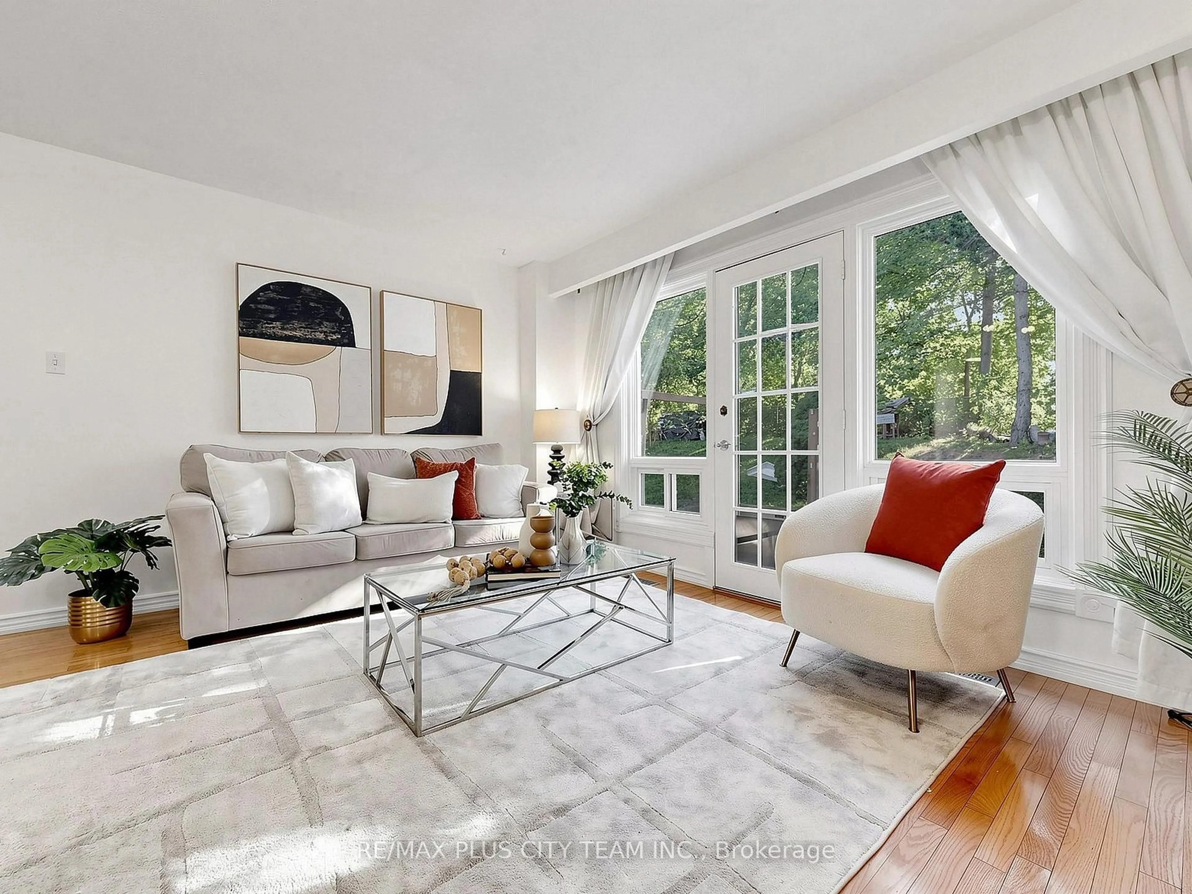 Living room with furniture, unknown for 60 Tangle Briar Way, Toronto Ontario M2J 2M4