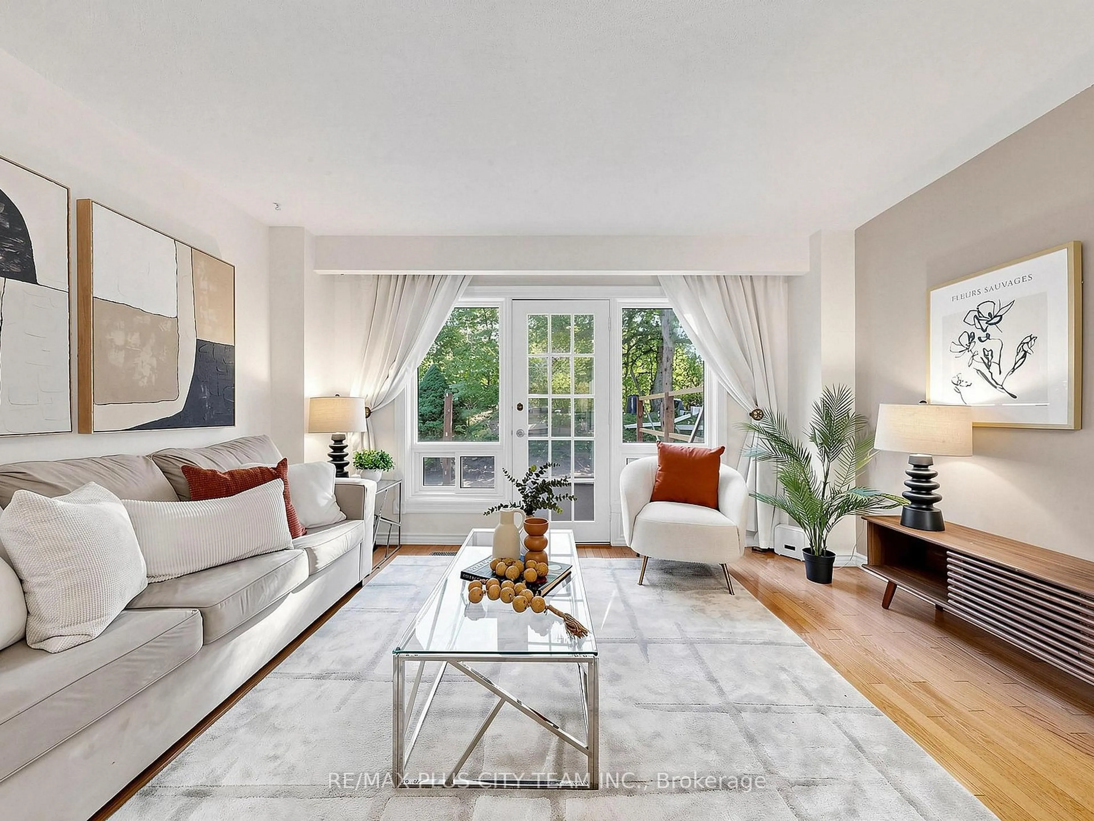 Living room with furniture, unknown for 60 Tangle Briar Way, Toronto Ontario M2J 2M4