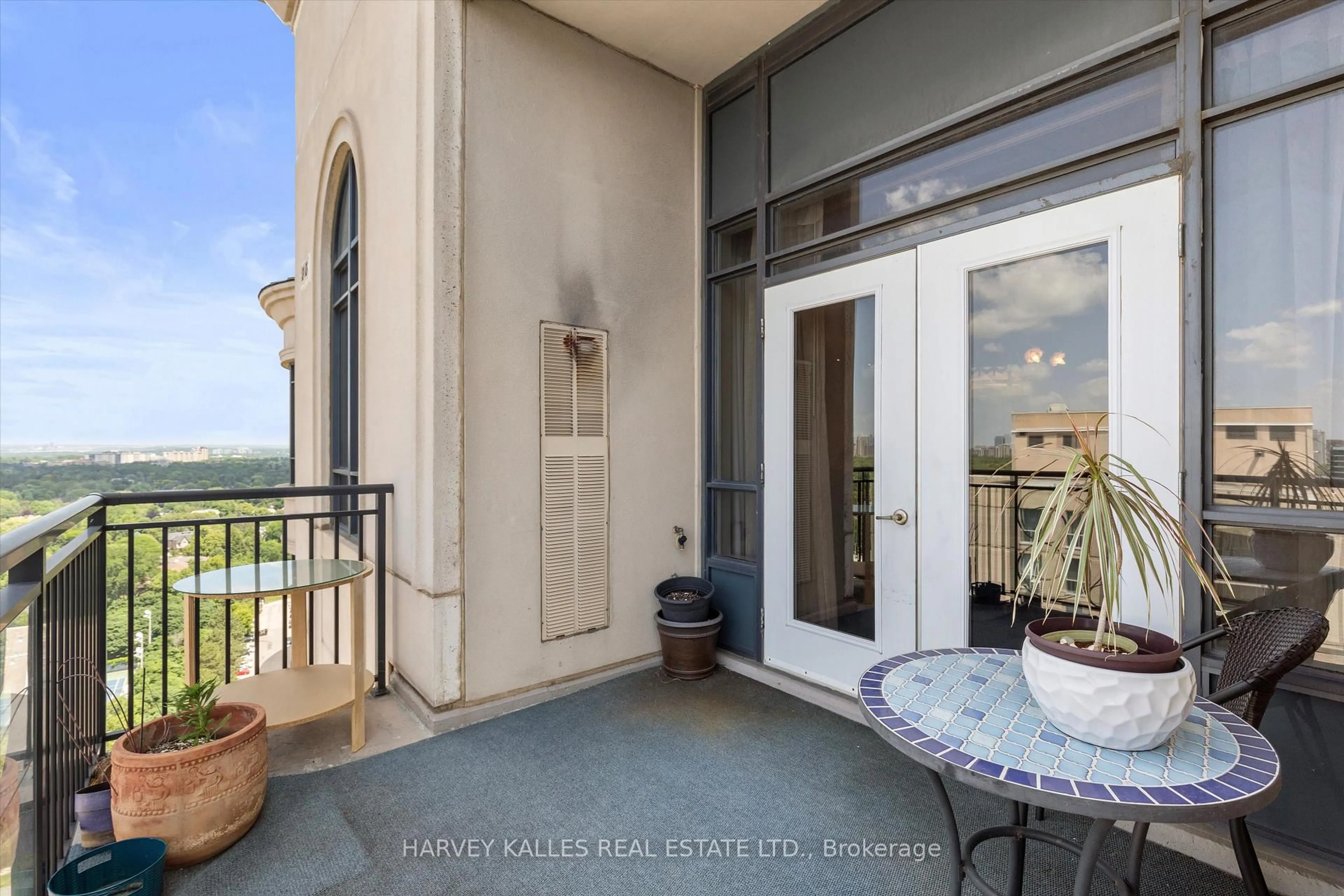 Balcony in the apartment, unknown for 662 Sheppard Ave #UPH4, Toronto Ontario M2K 3E6
