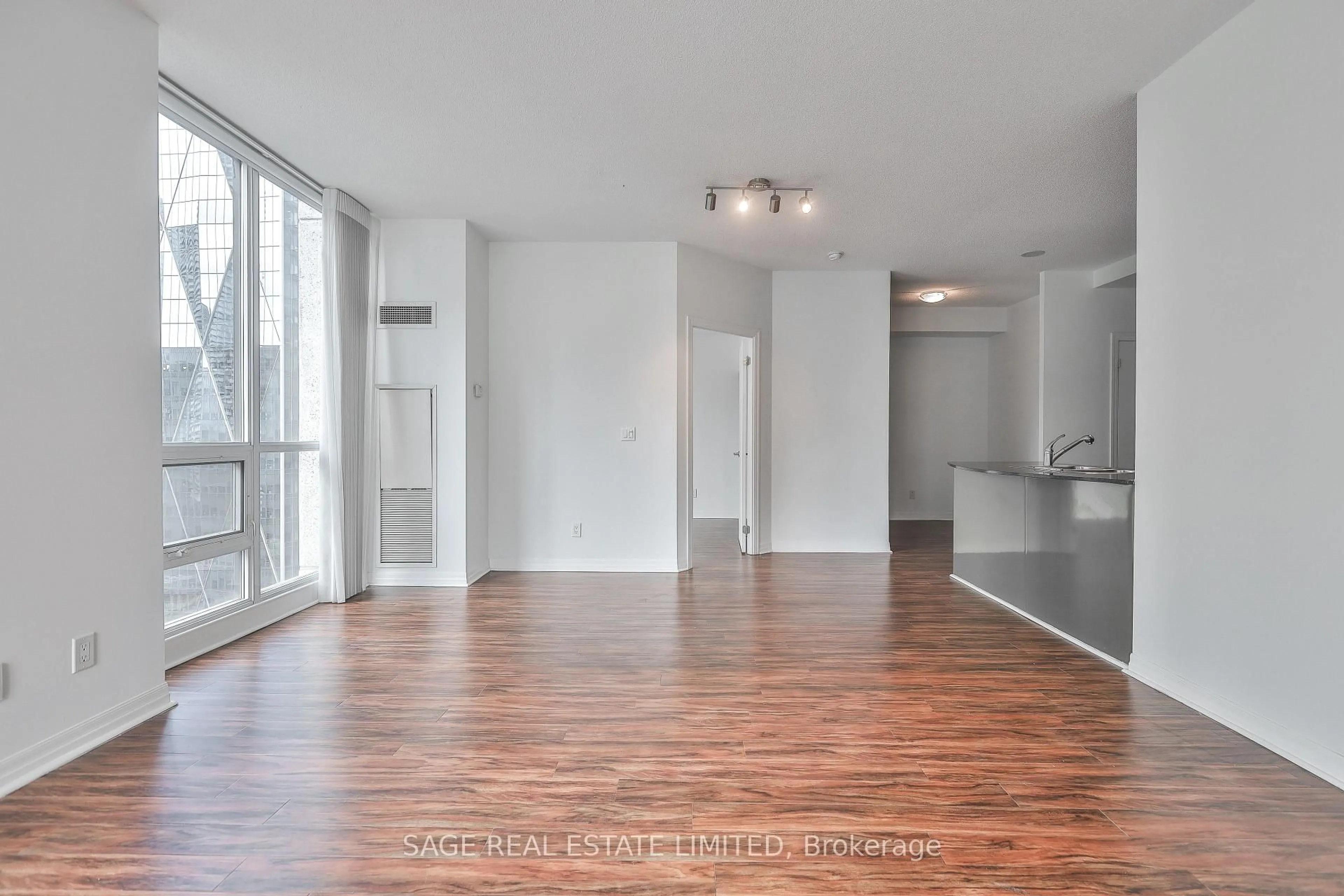Unknown for 16 Yonge St #2711, Toronto Ontario M5E 2A1