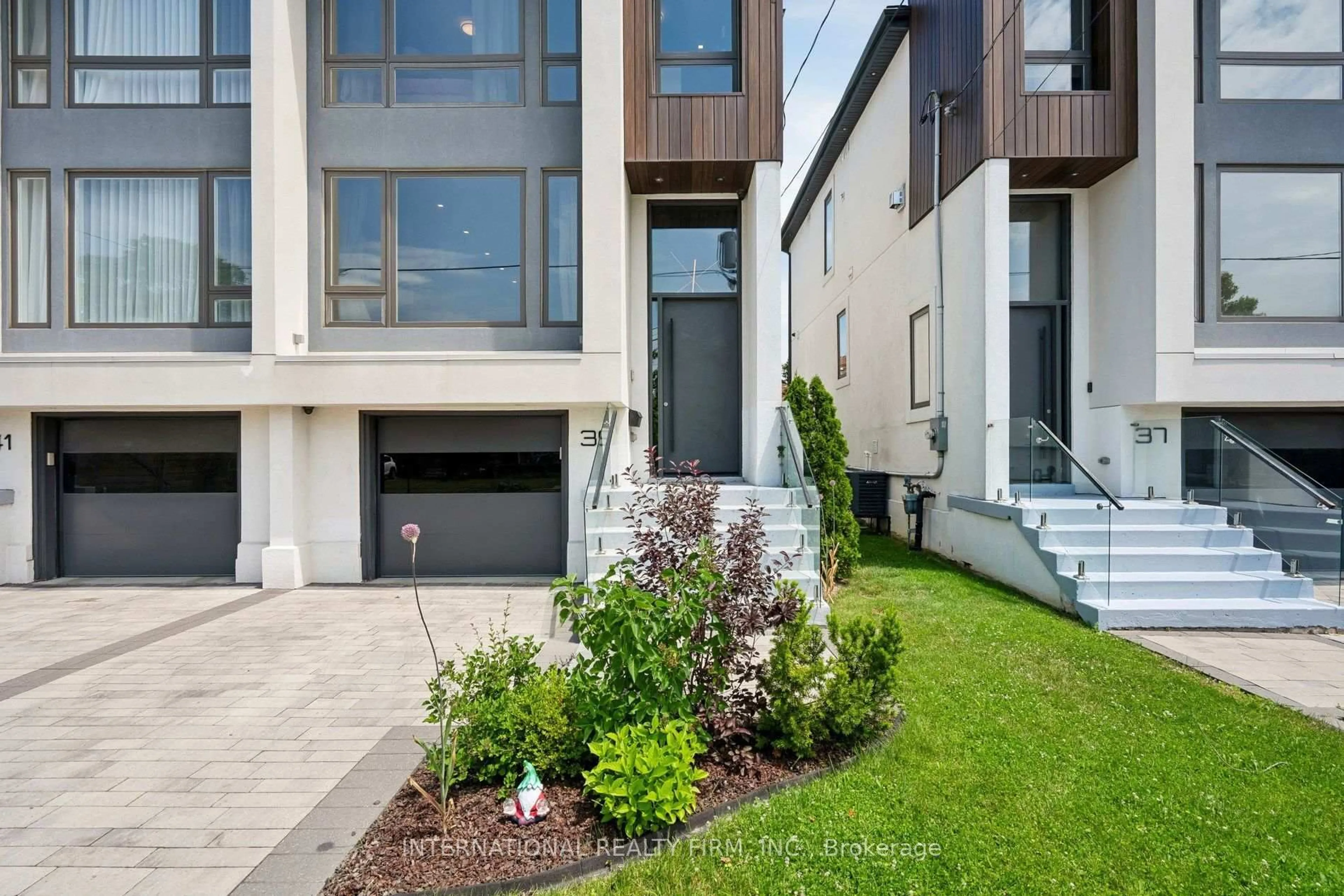 Unknown for 39 Wilmington Ave, Toronto Ontario M3H 5J1