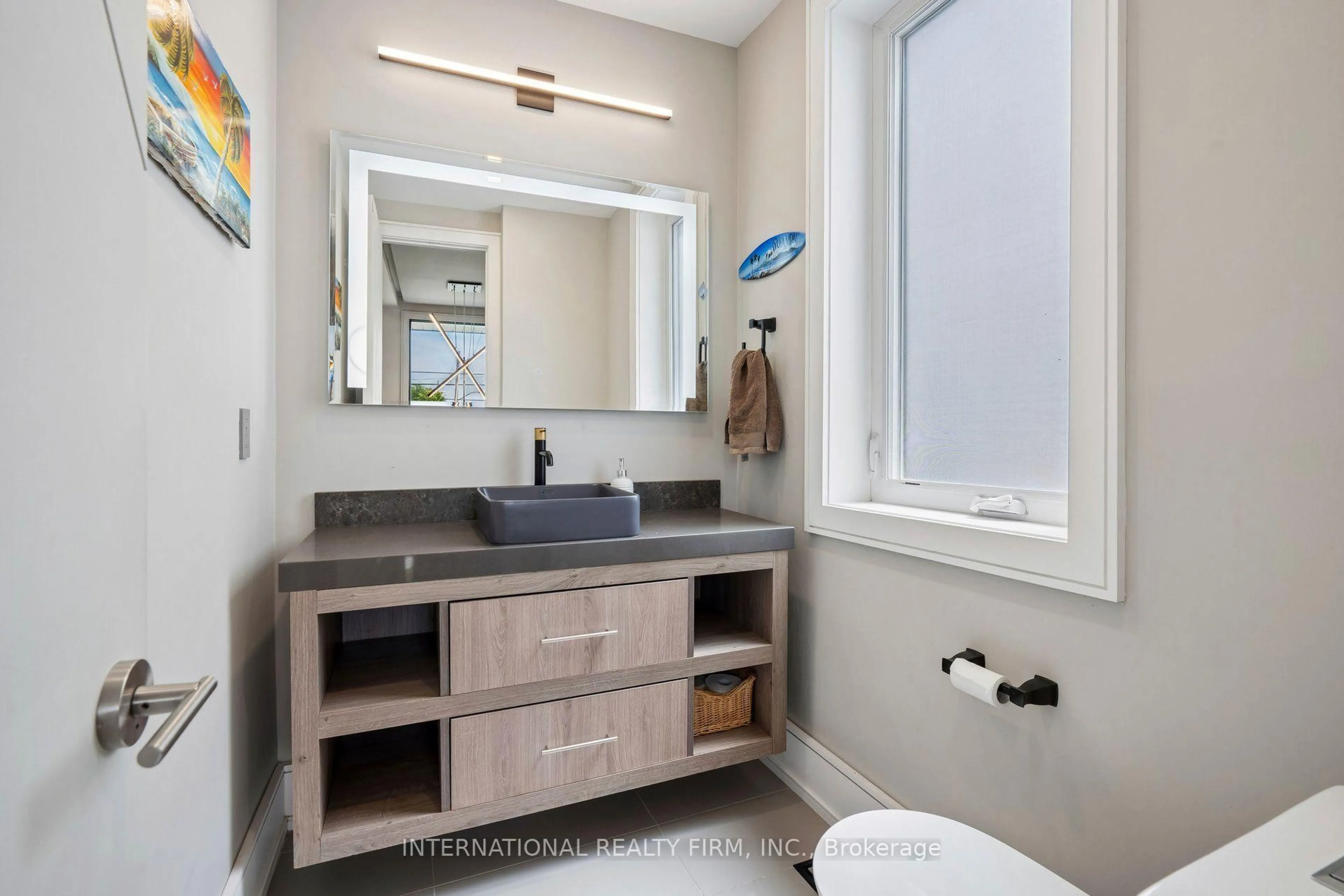 Contemporary bathroom, ceramic/tile floor for 39 Wilmington Ave, Toronto Ontario M3H 5J1