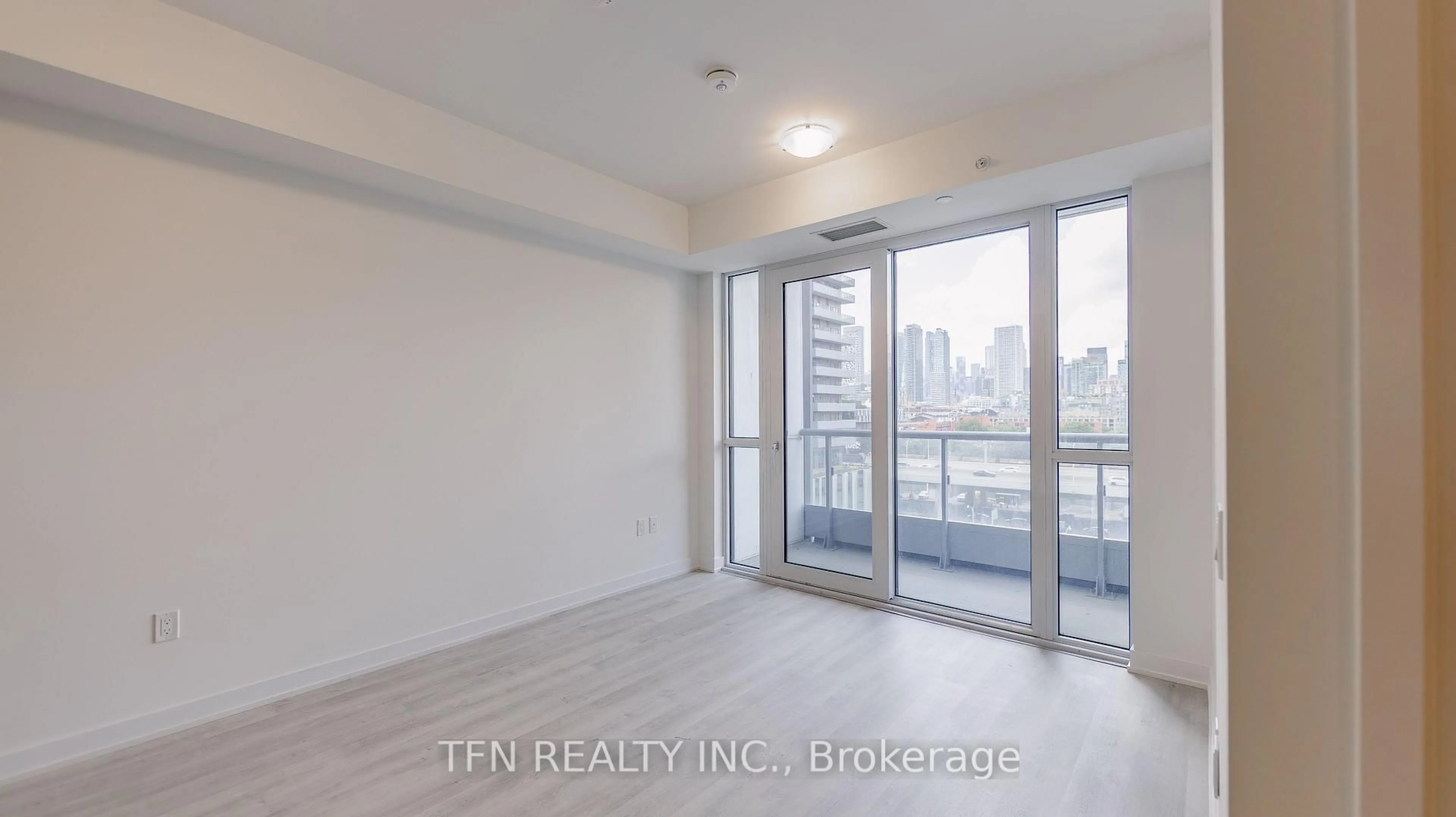A pic of a room for 15 Richardson St #801, Toronto Ontario M5A 0Y5