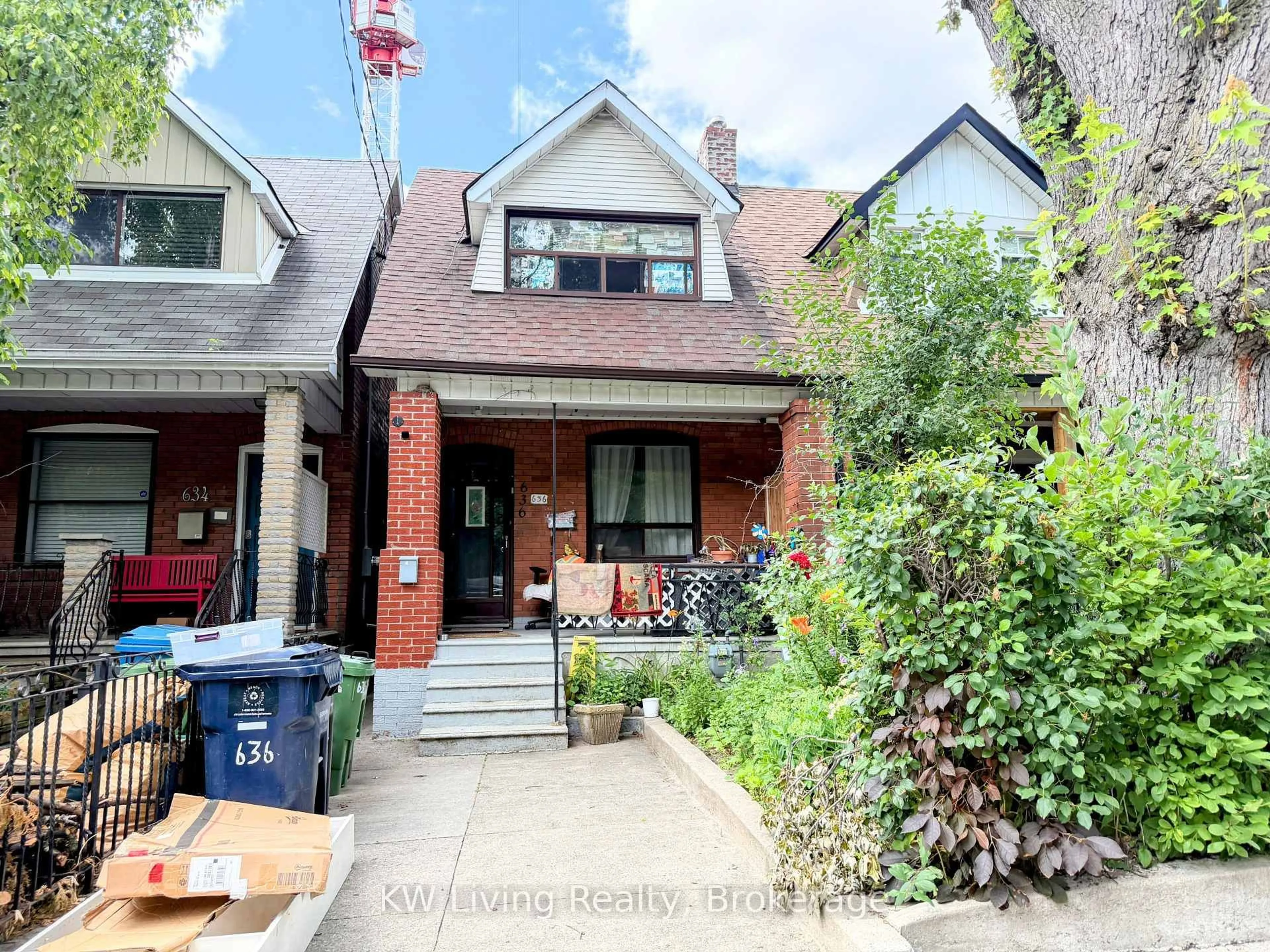 Home with brick exterior material, street for 636 Clinton St, Toronto Ontario M6G 2Z7
