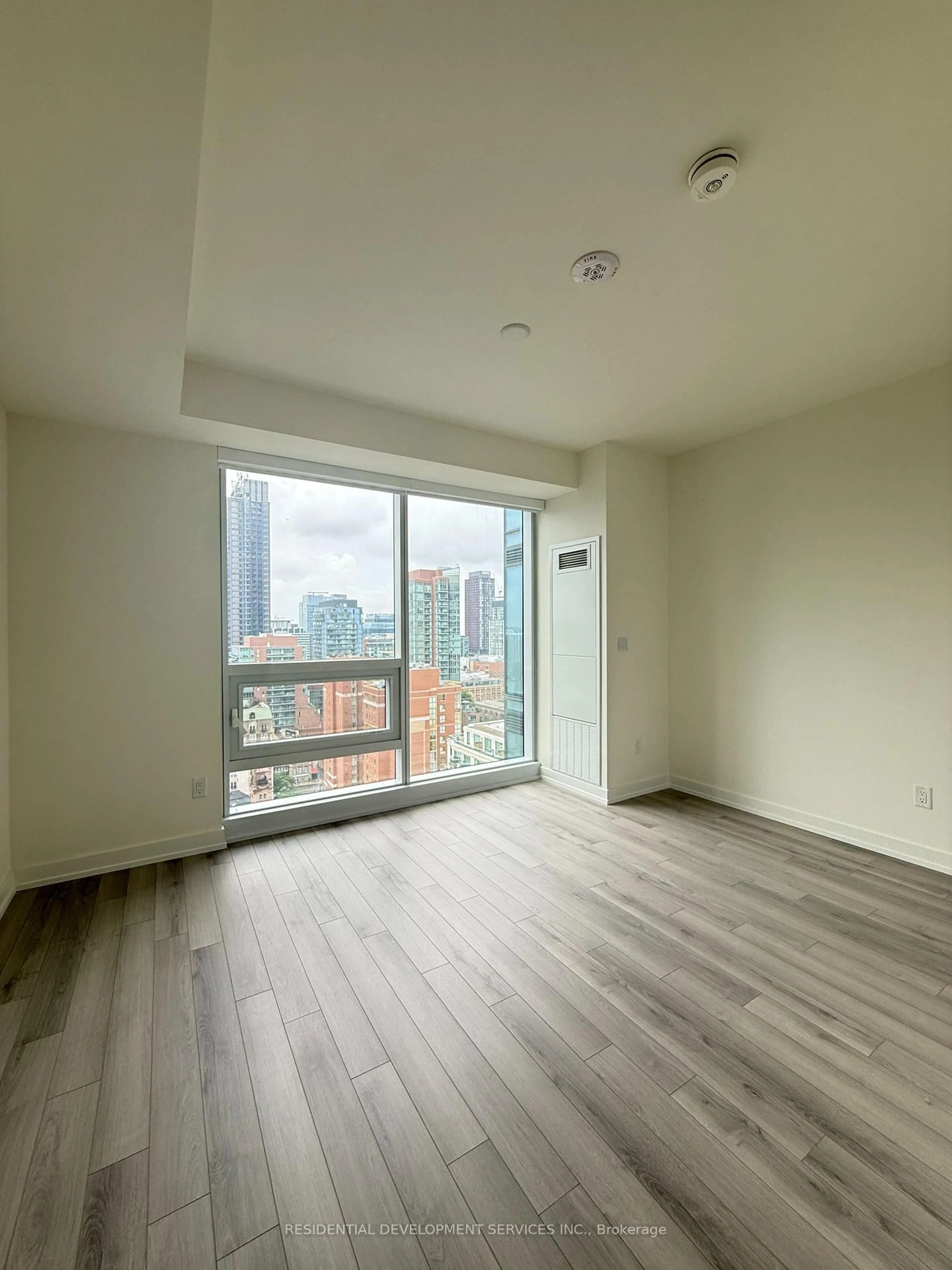 A pic of a room for 89 Church St #2105, Toronto Ontario M5C 0B7
