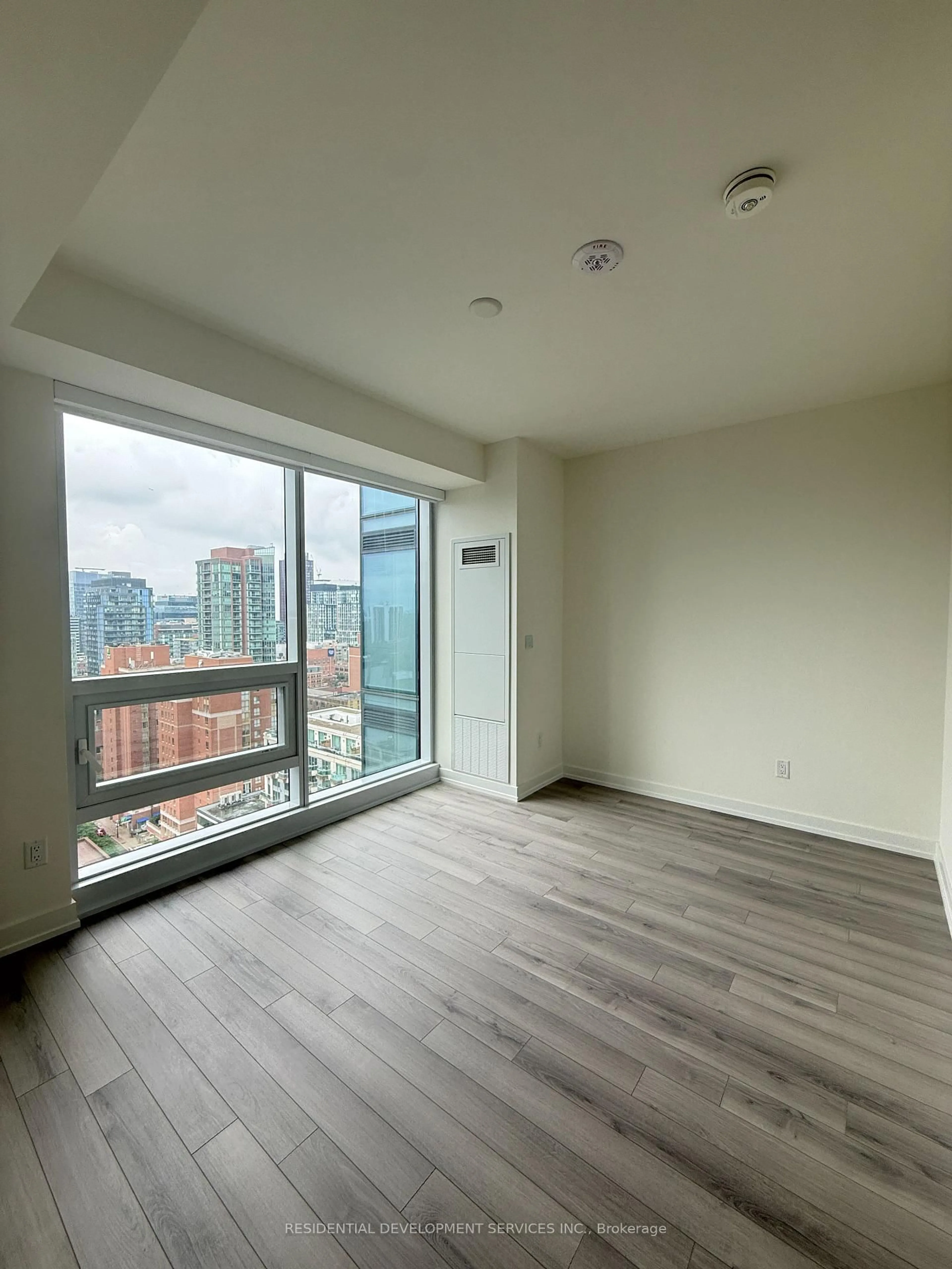 A pic of a room for 89 Church St #2105, Toronto Ontario M5C 0B7