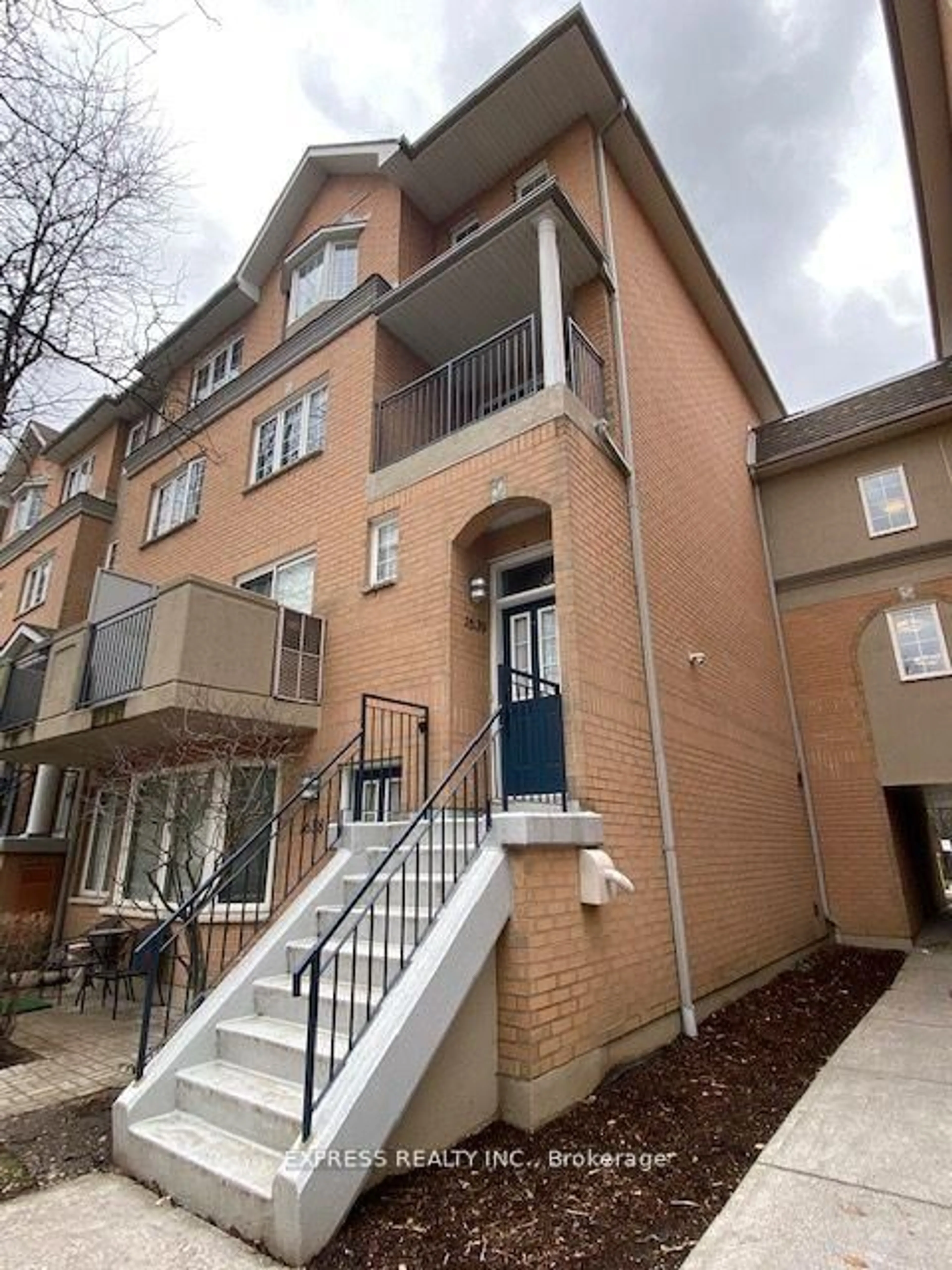 Unknown for 28 Sommerset Way #1639, Toronto Ontario M2N 6W7