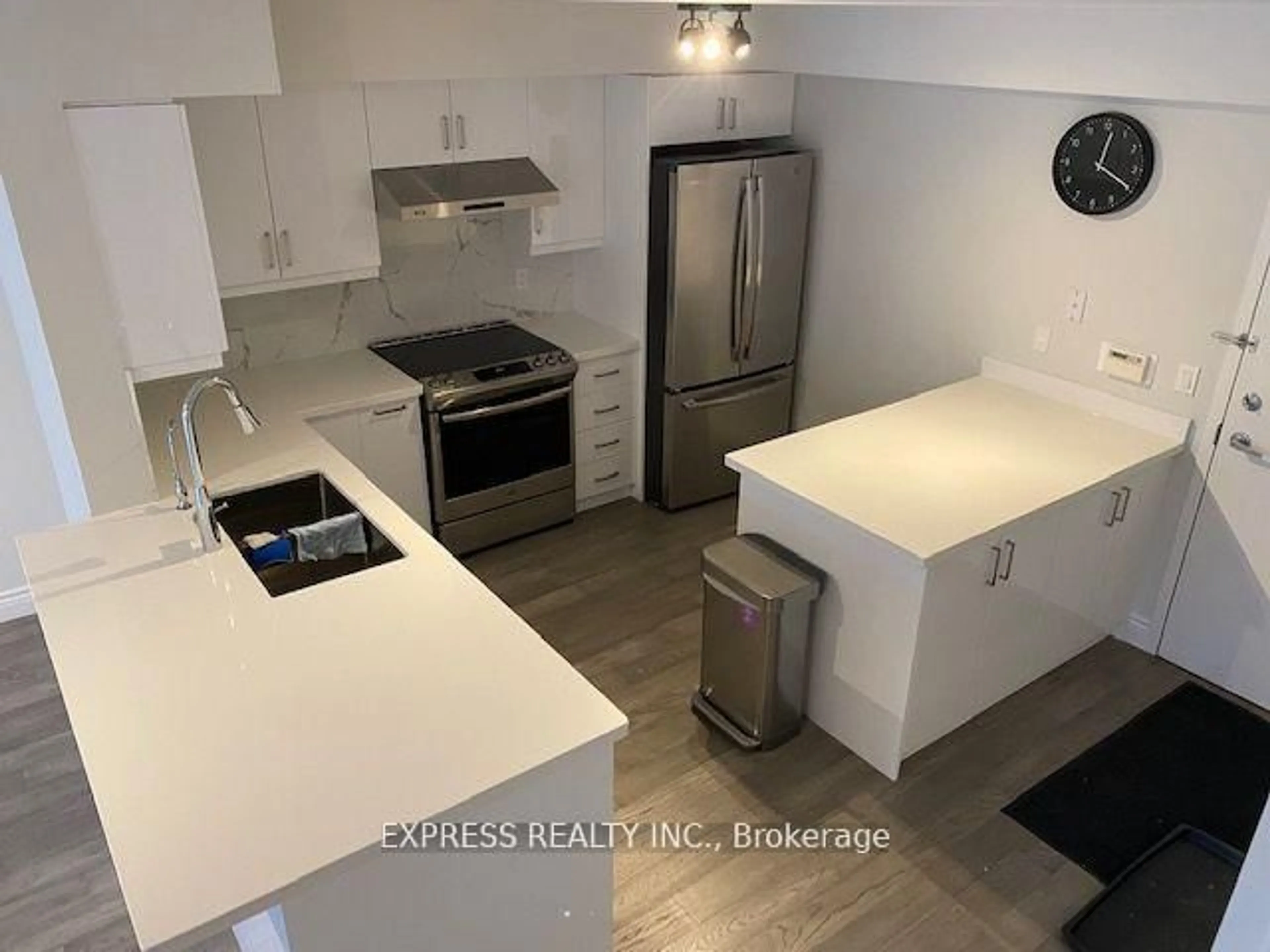 Unknown for 28 Sommerset Way #1639, Toronto Ontario M2N 6W7
