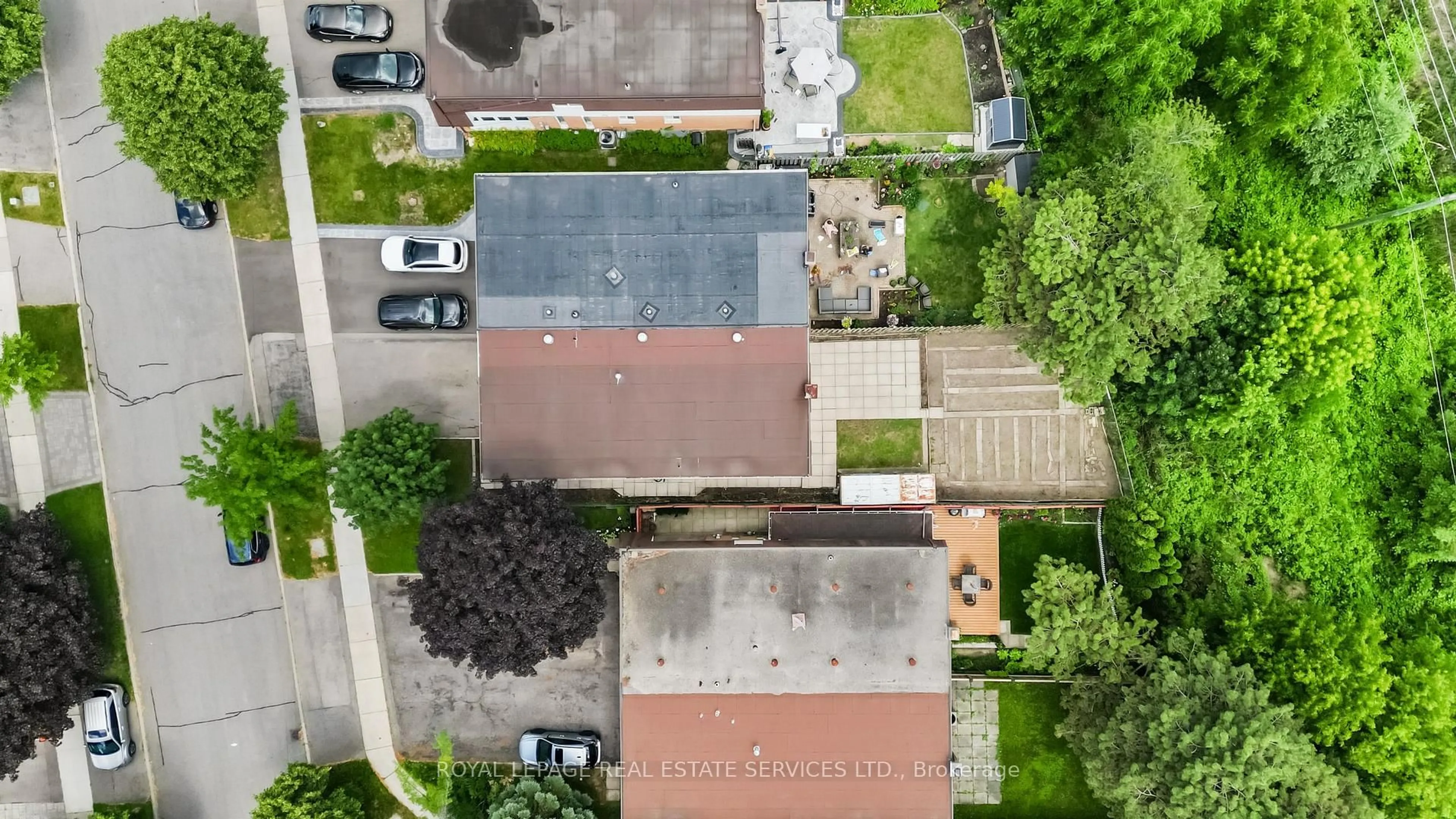 A pic from outside/outdoor area/front of a property/back of a property/a pic from drone, street for 67 Mintwood Dr, Toronto Ontario M2M 3A6